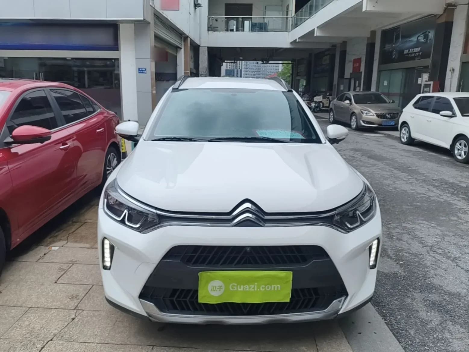 Thumbnail - Citroen C3-XR 190THP DCT Premium condition photo 2