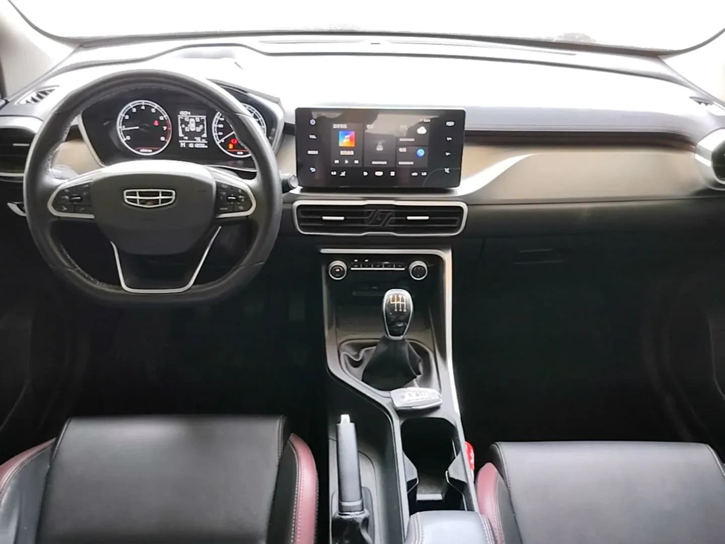 Thumbnail - Geely Binyue 1.4T Manual Golden condition photo 9