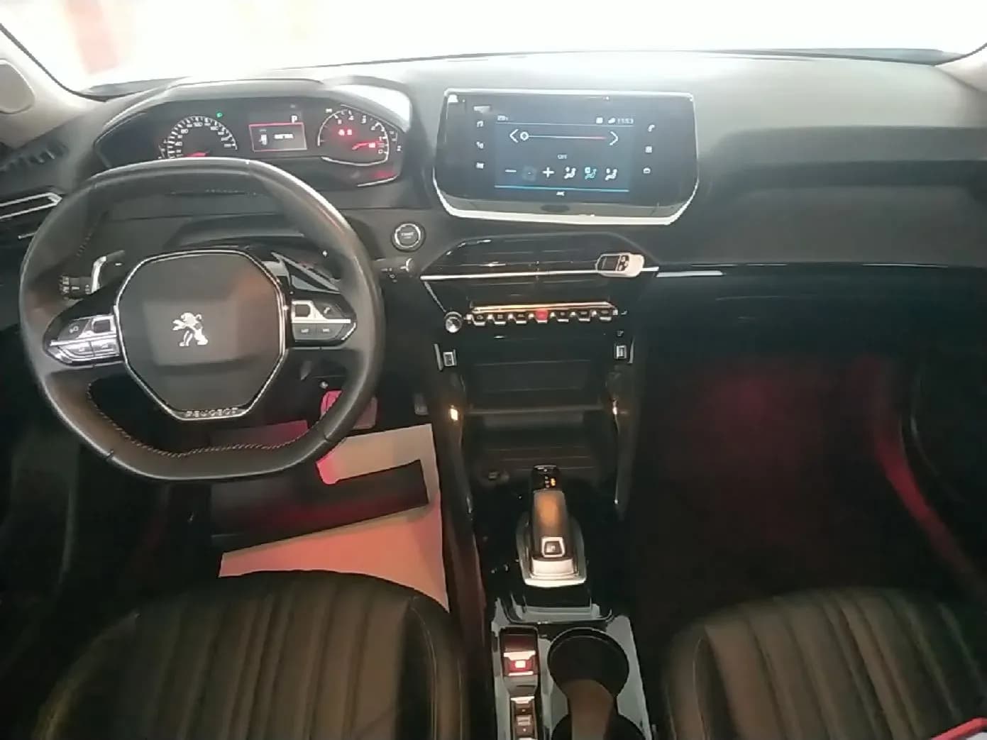 Thumbnail - Peugeot 2008 230THP The One condition photo 12