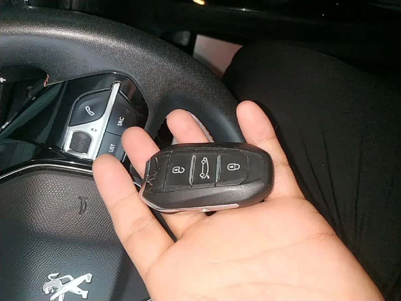 Thumbnail - Peugeot 2008 230THP The One condition photo 8