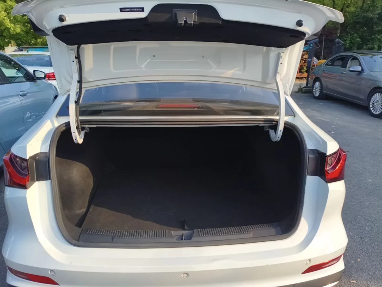 Thumbnail - Roewe i5 1.5L CVT Premium condition photo 20