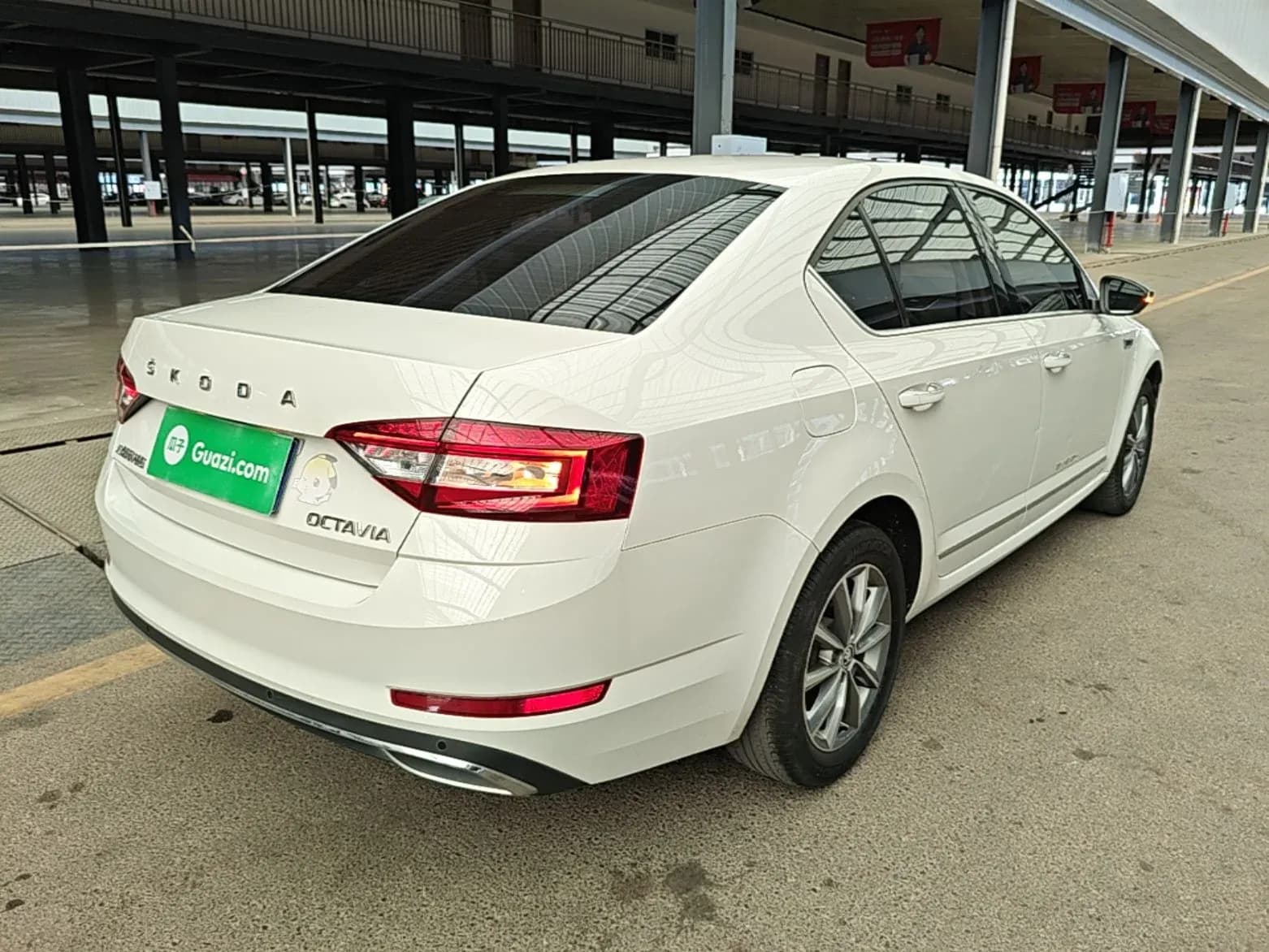 Thumbnail - Skoda Octavia TSI230 DSG Luxury condition photo 4