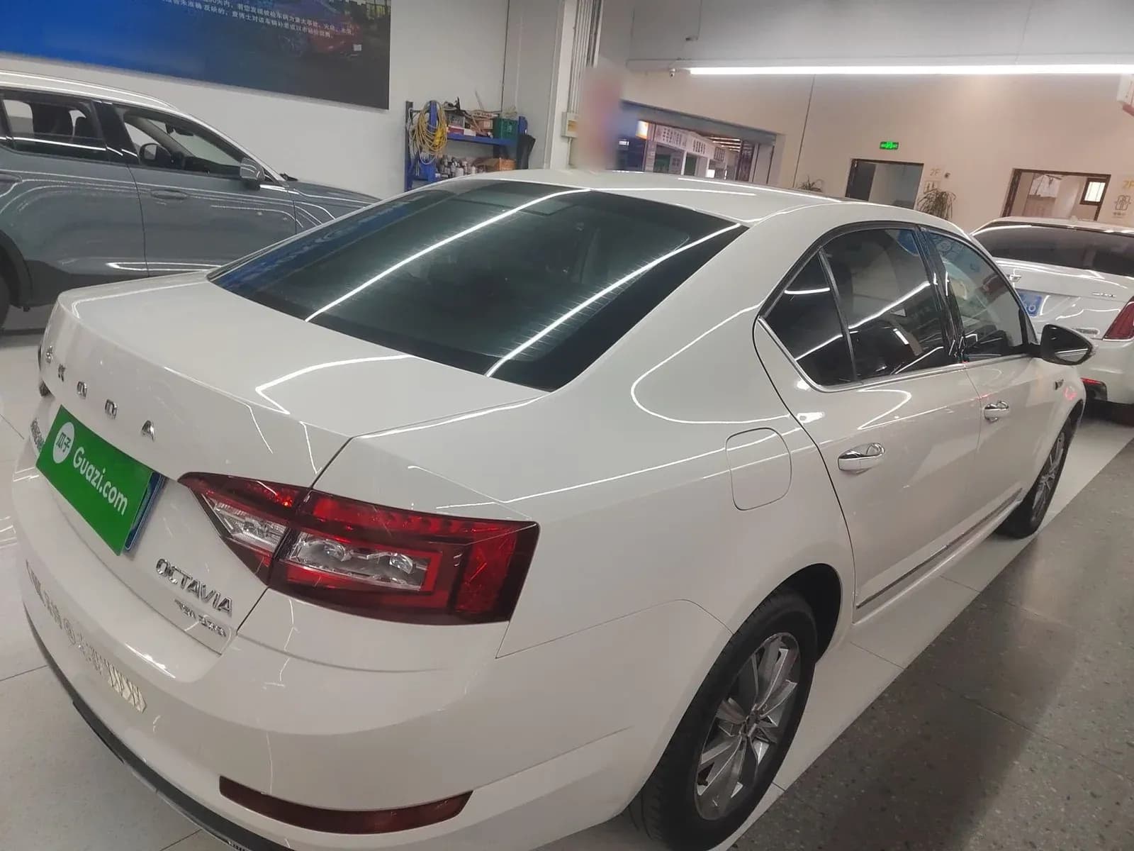 Thumbnail - Skoda Octavia TSI230 DSG Luxury condition photo 4