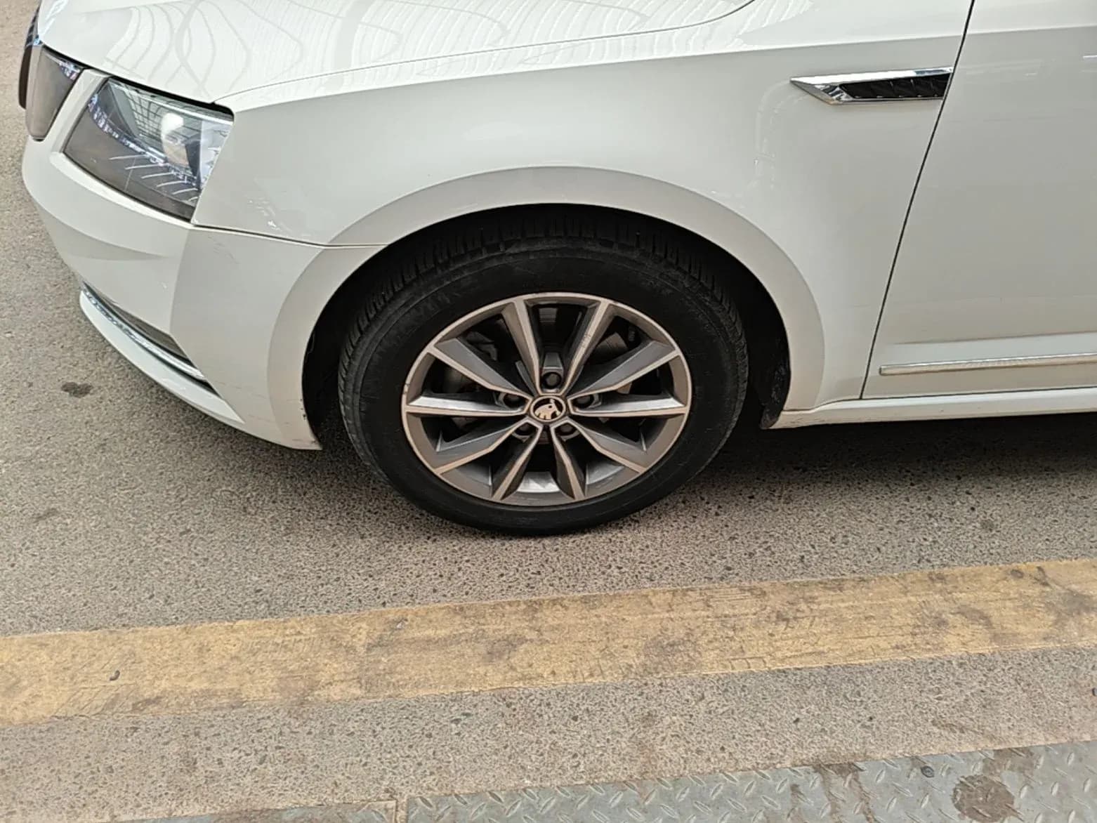 Thumbnail - Skoda Octavia TSI230 DSG Luxury condition photo 8