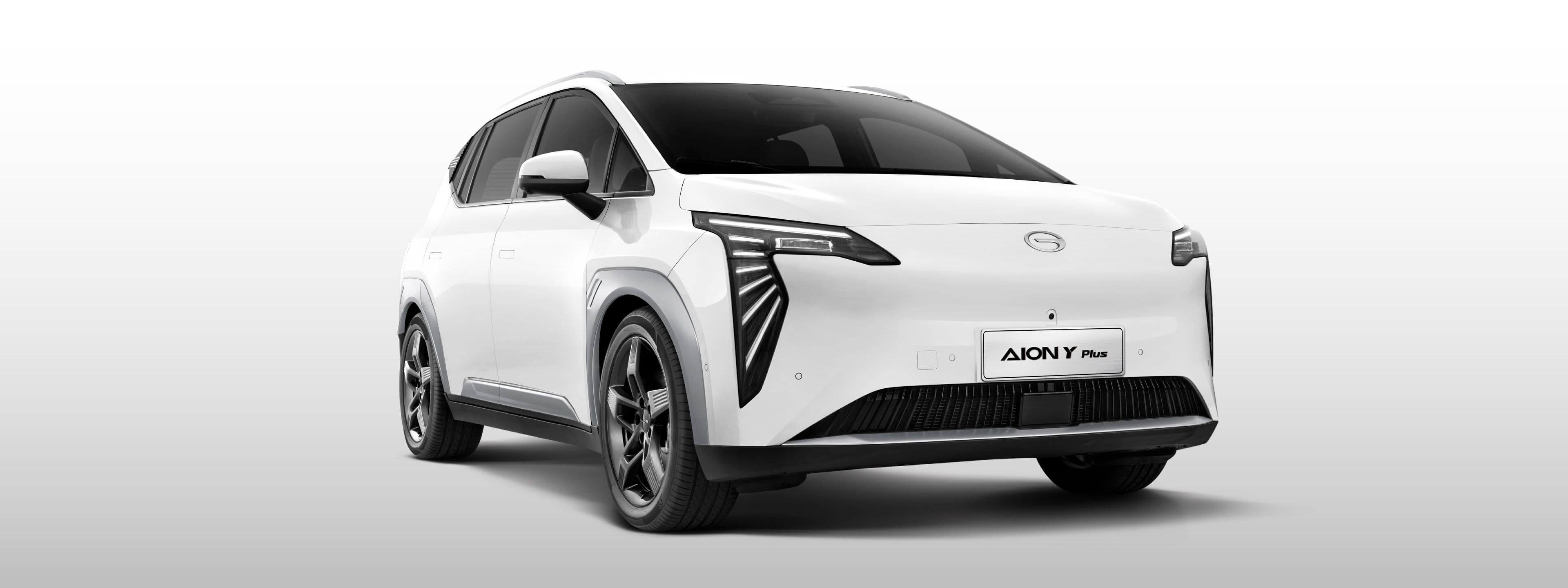 AION Y Plus 490 Premium 2026 для Таиланда с правым рулем — электрический SUV