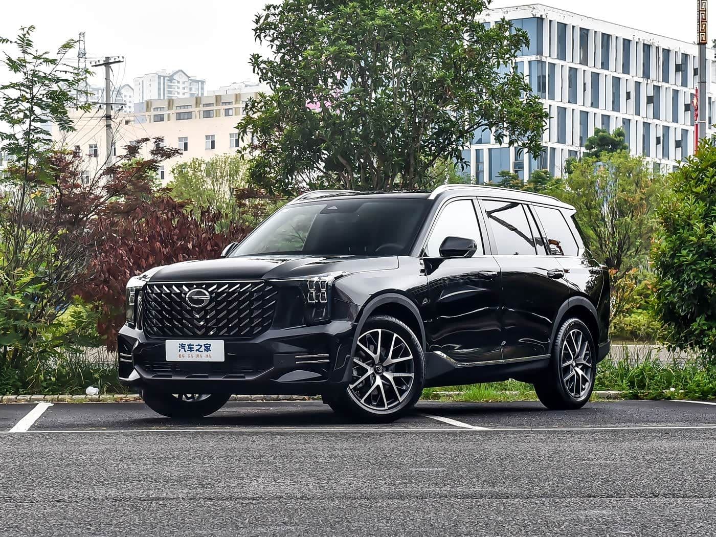 hero front left 2025 GAC Trumpchi GS8 2.0T FWD Luxury 5-Seat SUV