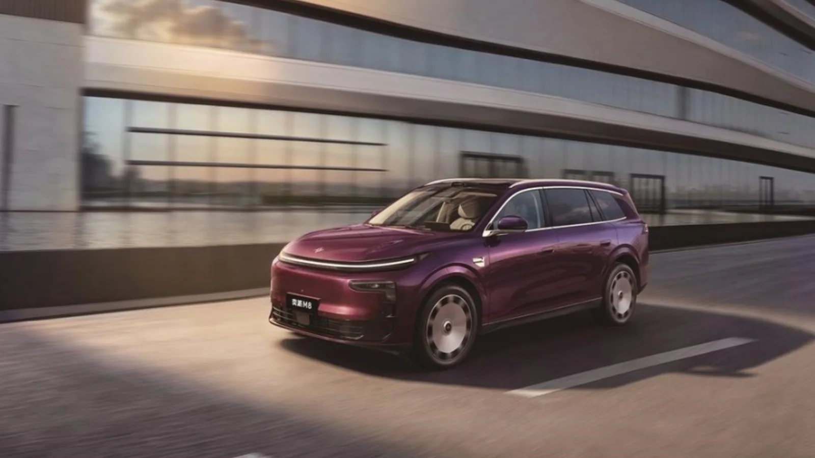 Dongfeng eπ M8: как выбрать между электроверсией и версией с увеличителем запаса хода
