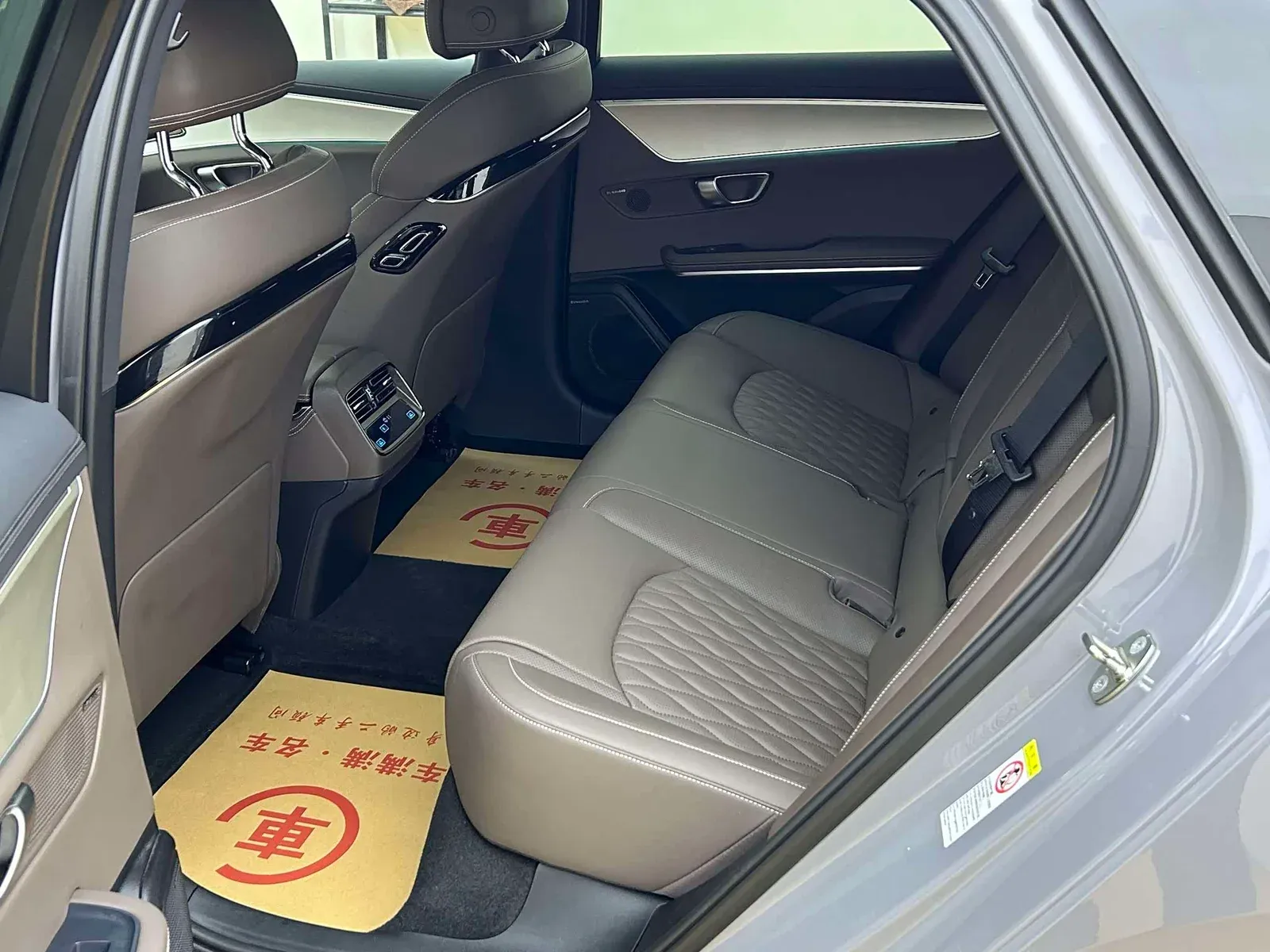 Thumbnail - BYD Han 2025 DM-i Intelligent Drive 125KM Premium Hefei 2025-05 19k km used car photo 5