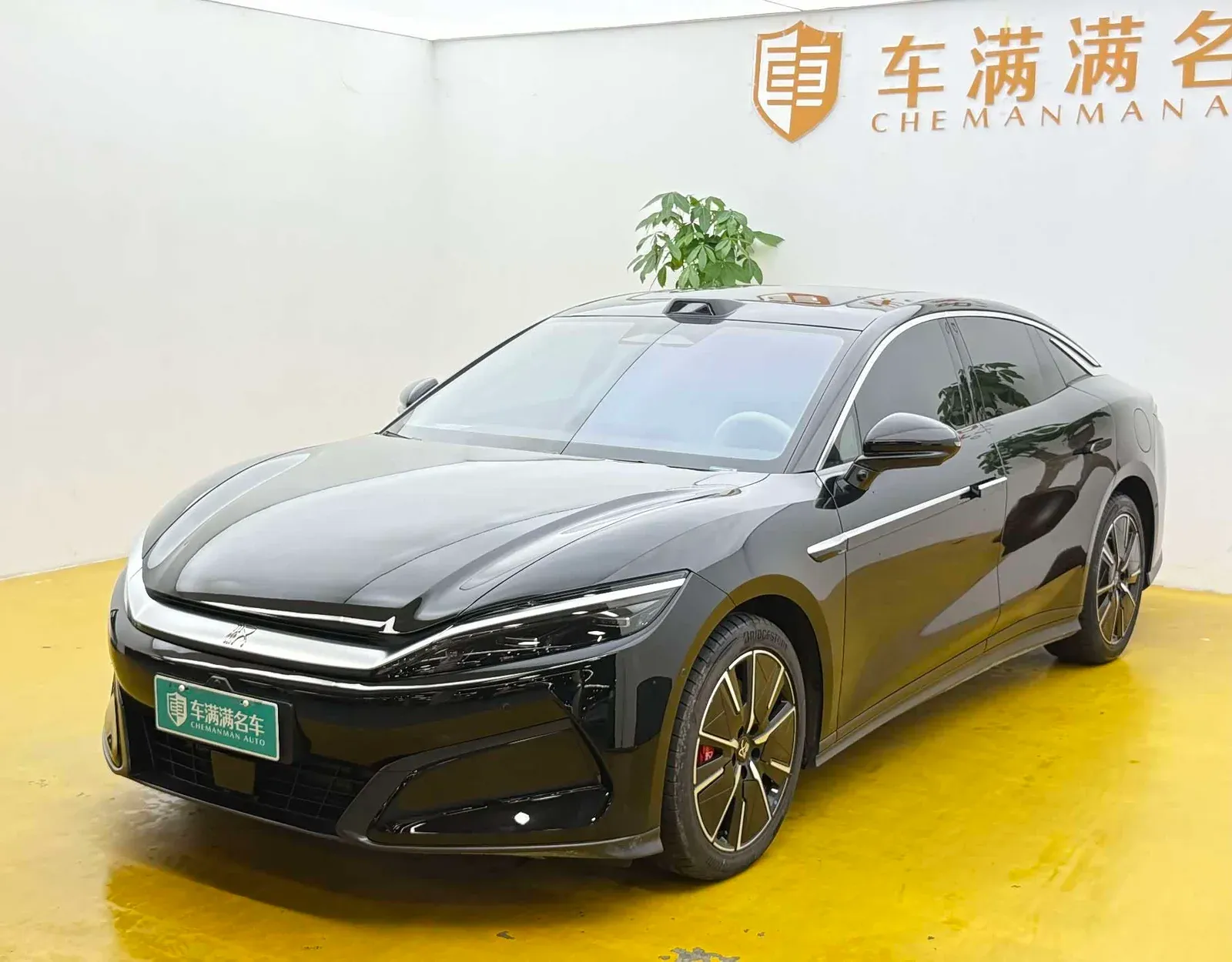 Thumbnail - BYD Han L 2025 DM-i 200KM LiDAR Premium Hefei 2025-11 7k km used car photo 2