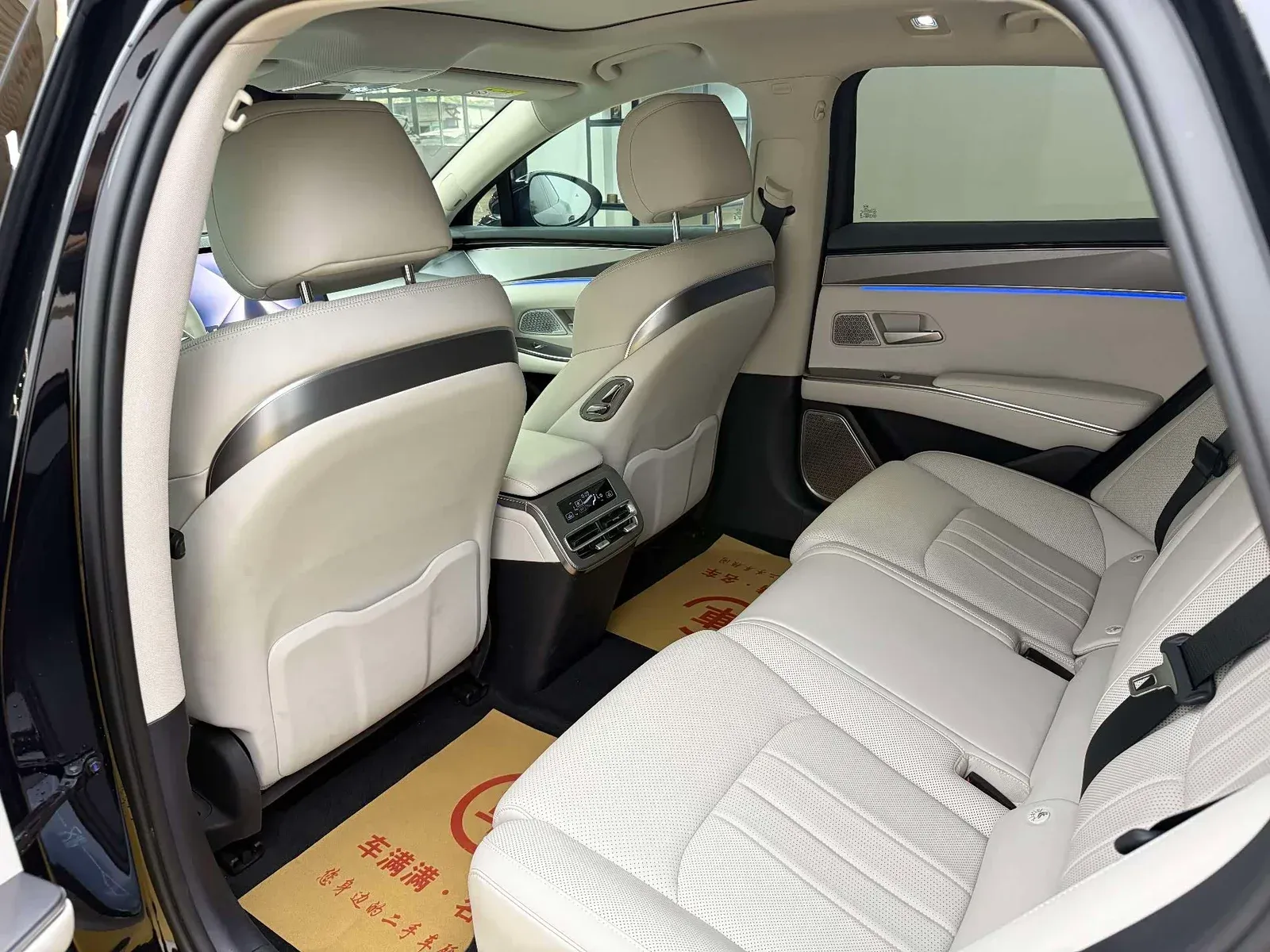 Thumbnail - BYD Han L 2025 DM-i 200KM LiDAR Premium Hefei 2025-11 7k km used car photo 6