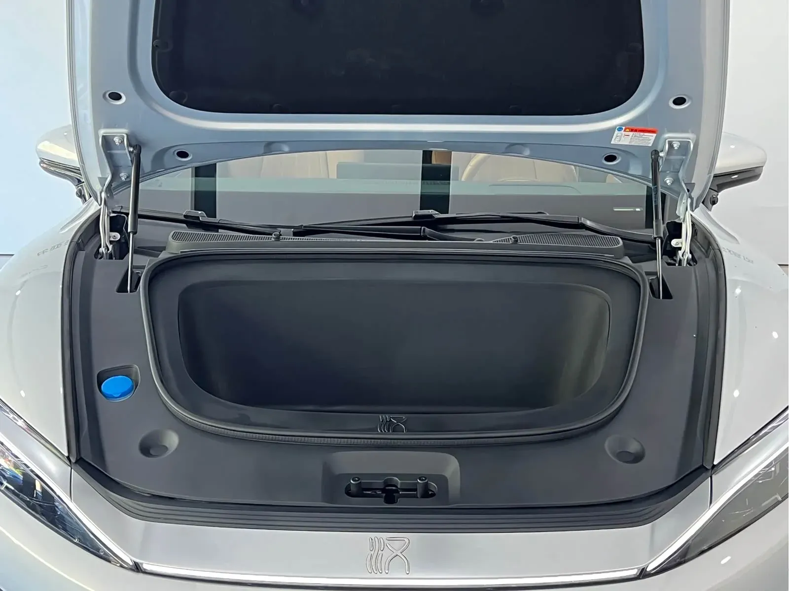 Thumbnail - BYD Han L 2025 EV AWD LiDAR Flagship Shenzhen 2025-04 10k km used car photo 5