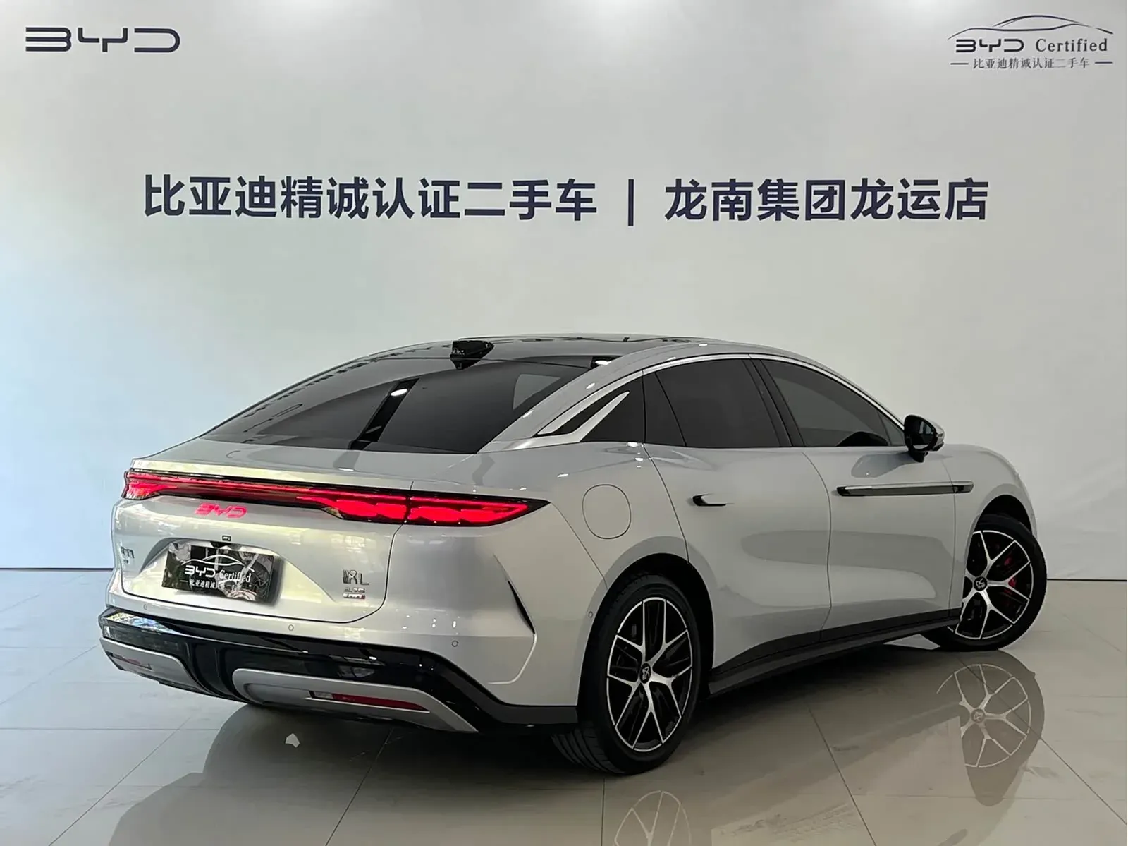 Thumbnail - BYD Han L 2025 EV AWD LiDAR Flagship Shenzhen 2025-04 10k km used car photo 14