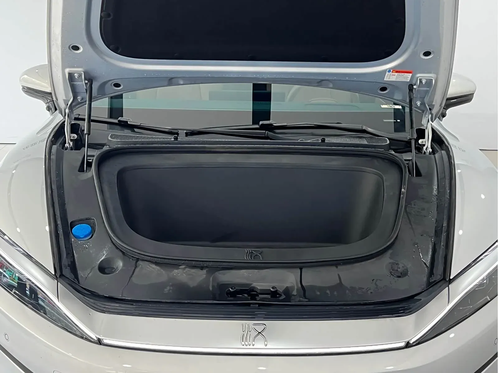 Thumbnail - BYD Han L 2025 EV AWD LiDAR Flagship Shenzhen 2025-04 17k km used car photo 5