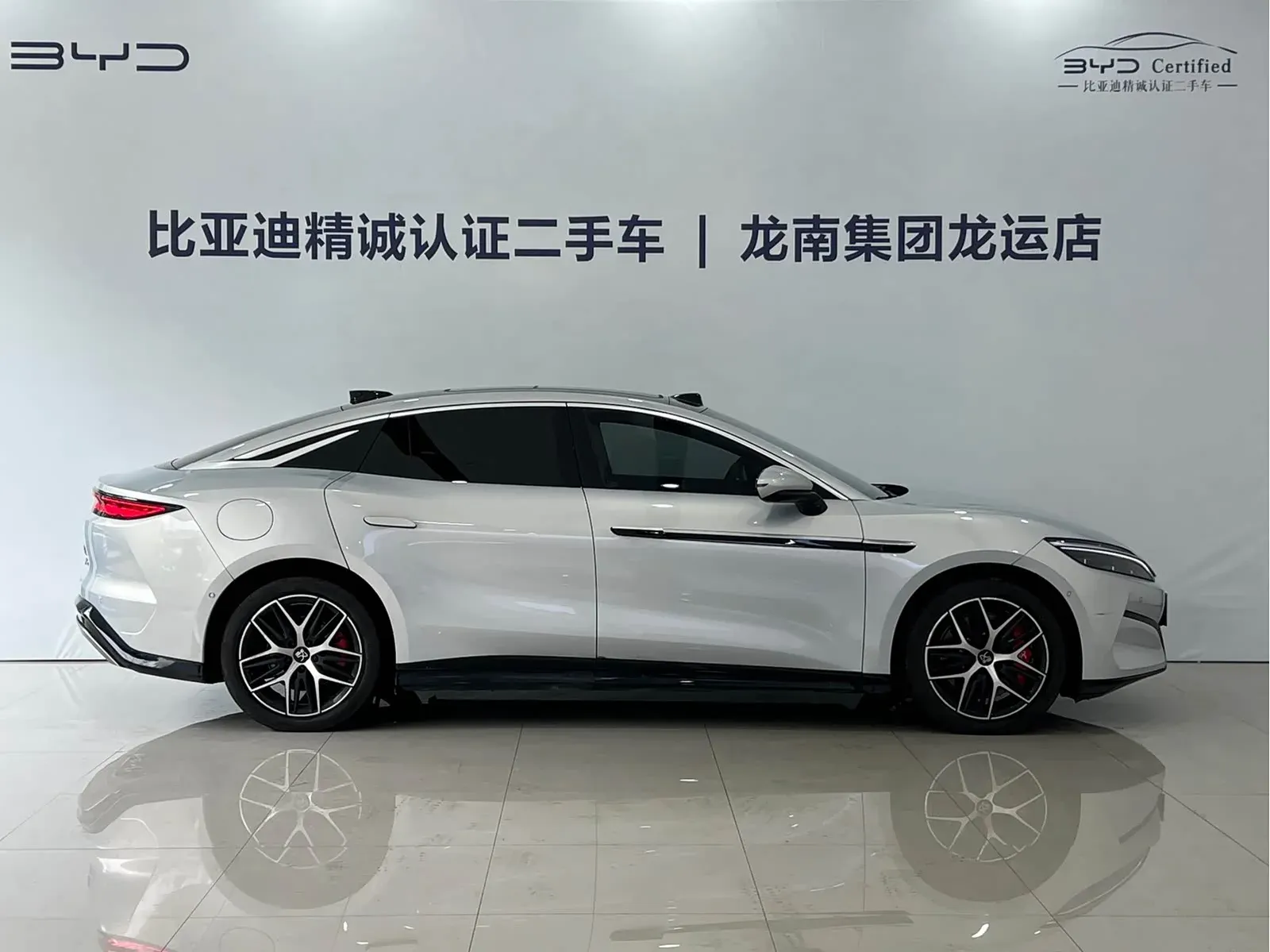 Thumbnail - BYD Han L 2025 EV AWD LiDAR Flagship Shenzhen 2025-04 17k km used car photo 10