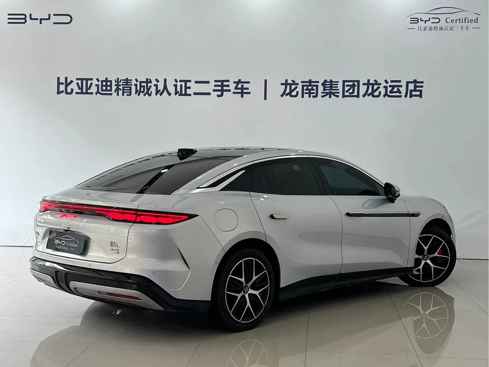 Thumbnail - BYD Han L 2025 EV AWD LiDAR Flagship Shenzhen 2025-04 17k km used car photo 14