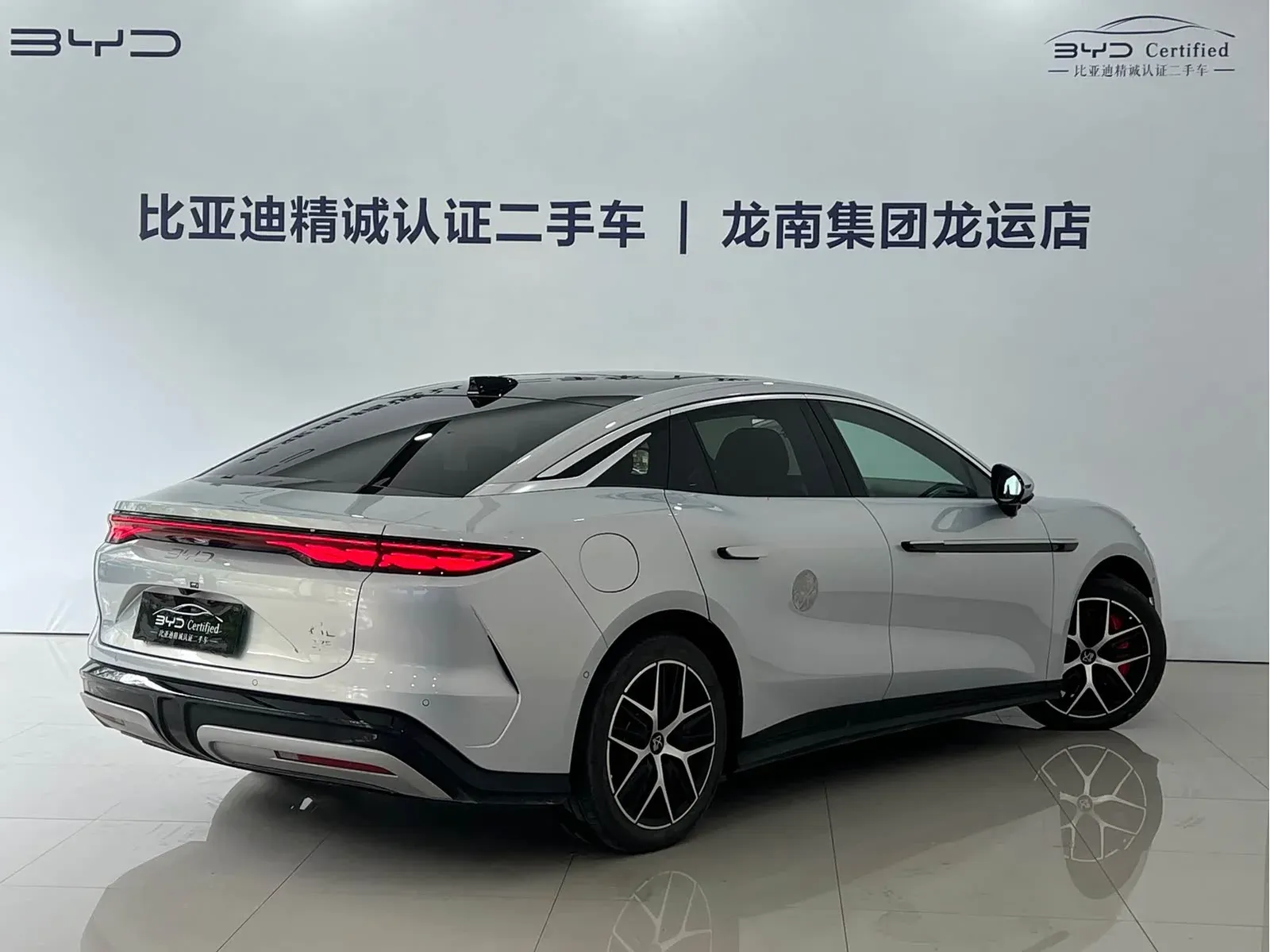 Thumbnail - BYD Han L 2025 EV AWD LiDAR Flagship Shenzhen 2025-04 7k km used car photo 14
