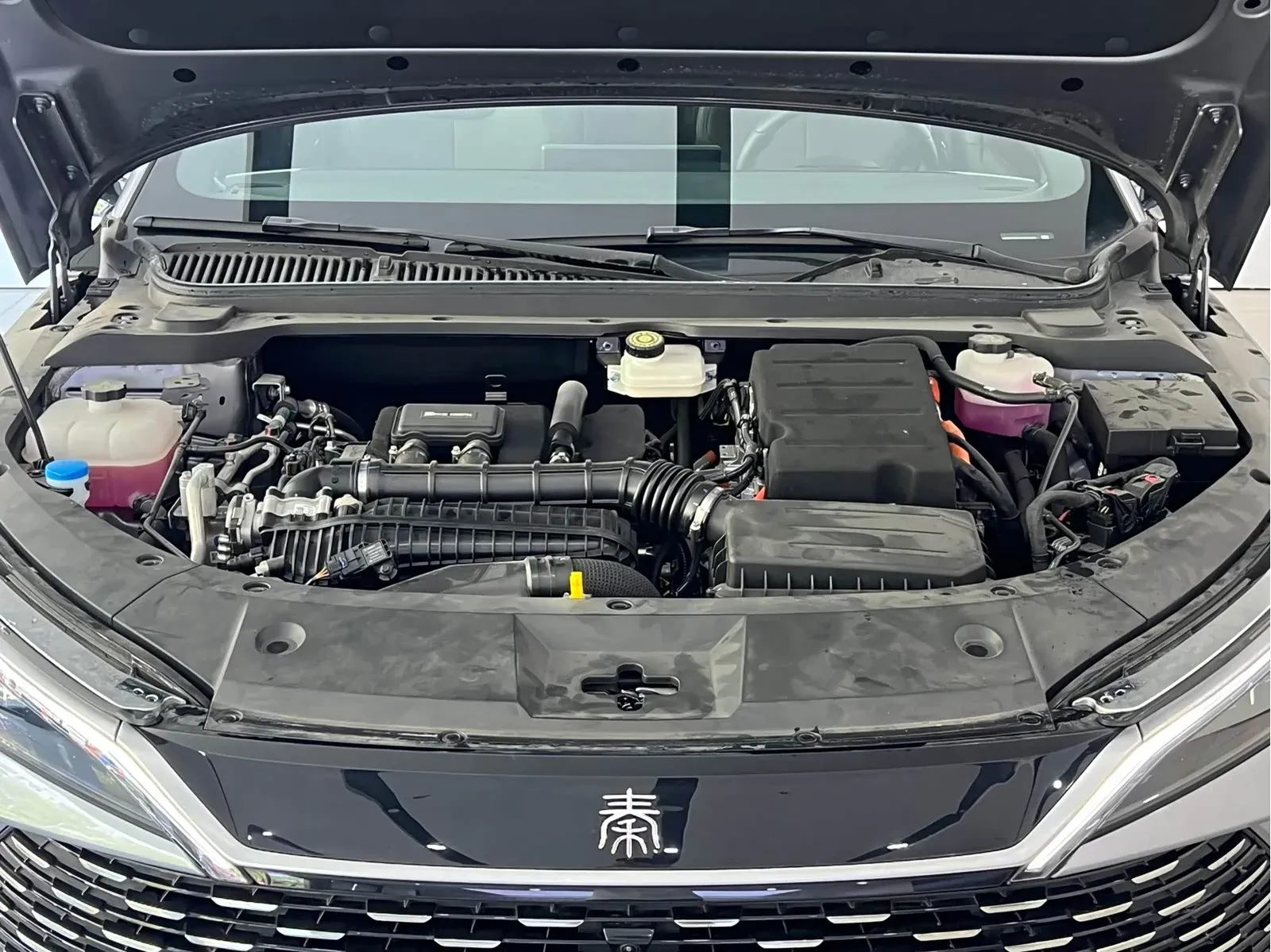 Thumbnail - BYD Qin L 2025 DM-i Intelligent Drive 120KM Shenzhen 2025-01 3k km used car photo 5