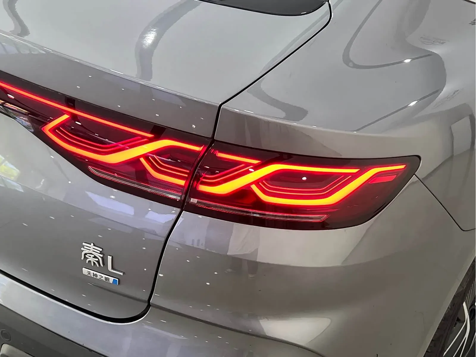 Thumbnail - BYD Qin L 2025 DM-i Intelligent Drive 120KM Shenzhen 2025-01 3k km used car photo 7