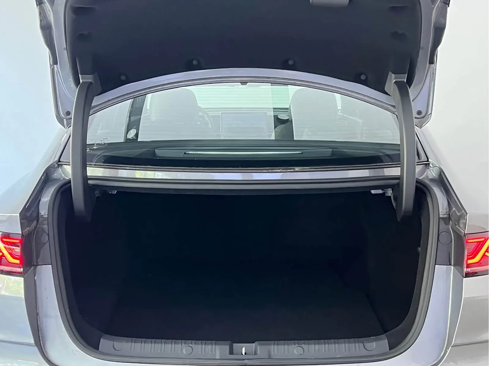 Thumbnail - BYD Qin L 2025 DM-i Intelligent Drive 120KM Shenzhen 2025-01 3k km used car photo 8