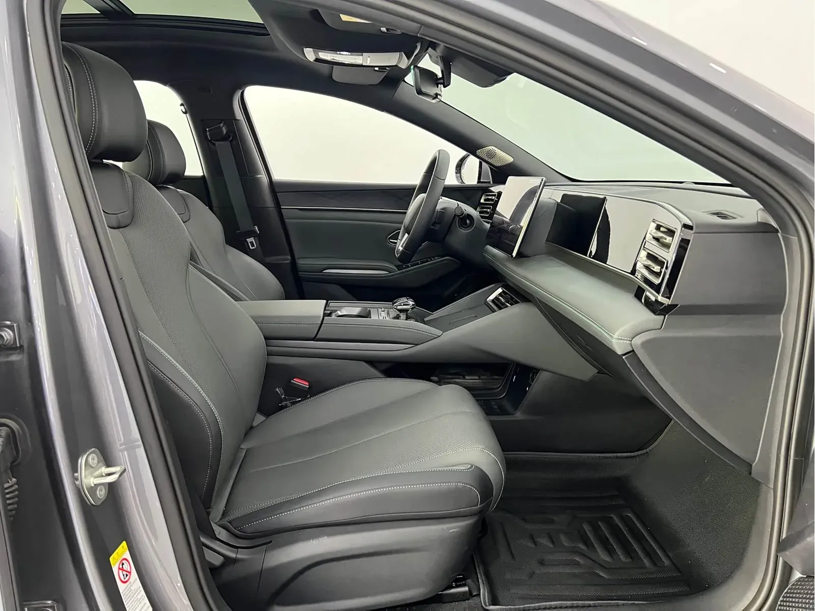 Thumbnail - BYD Qin L 2025 DM-i Intelligent Drive 120KM Shenzhen 2025-01 3k km used car photo 11