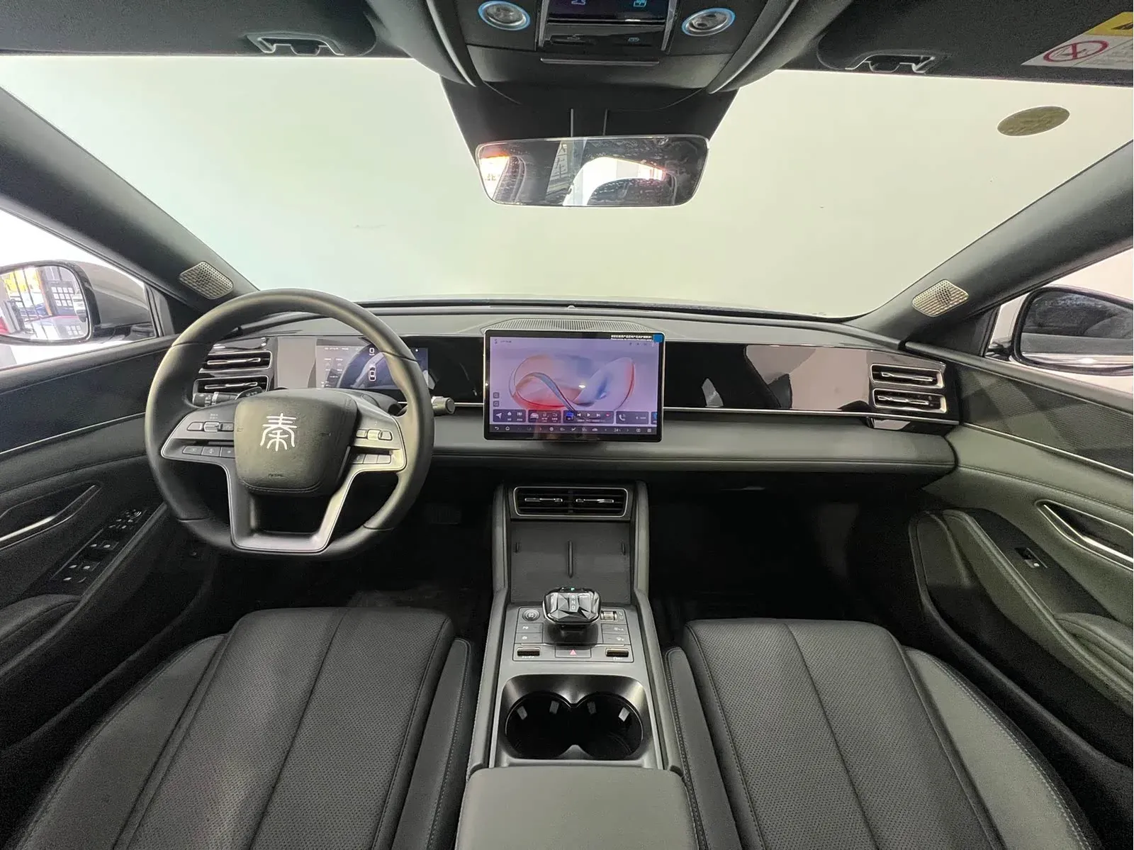 Thumbnail - BYD Qin L 2025 DM-i Intelligent Drive 120KM Shenzhen 2025-01 3k km used car photo 20