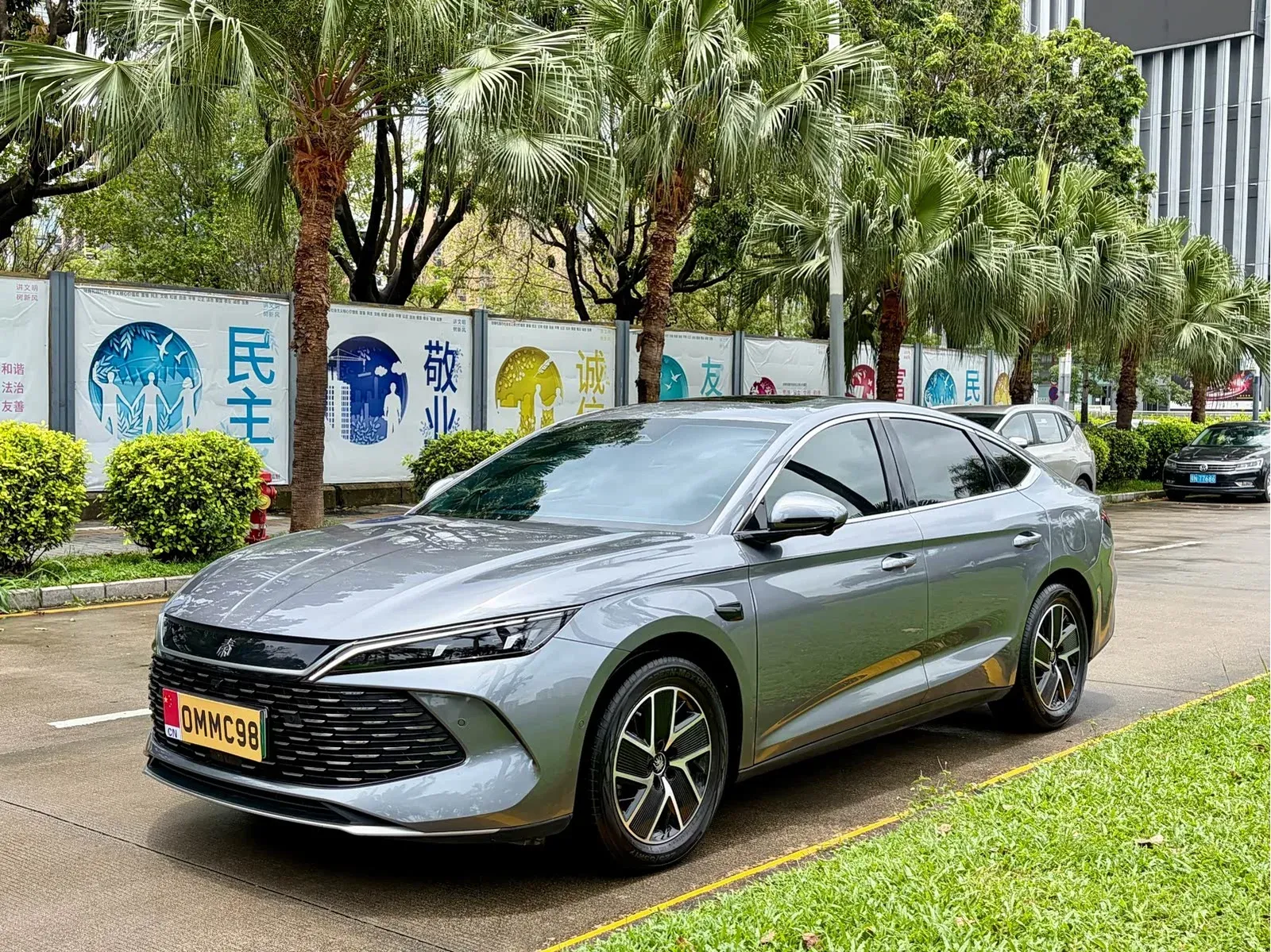 Thumbnail - BYD Qin L 2025 DM-i Intelligent Drive 120KM Shenzhen 2025-01 3k km used car photo 25