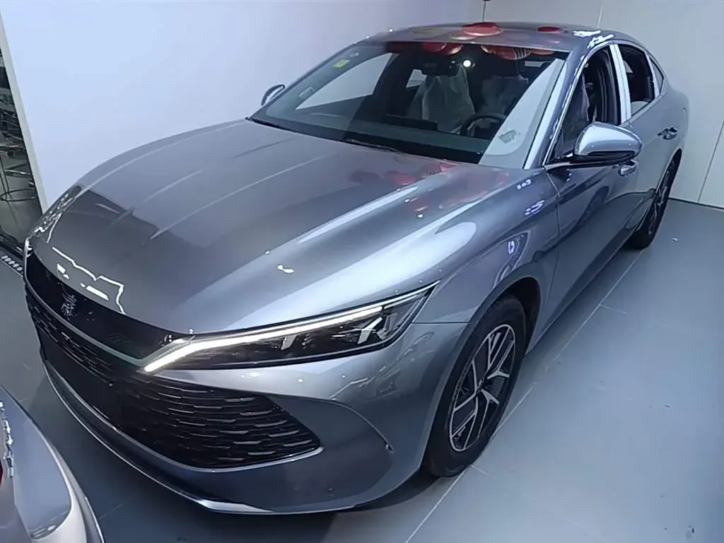 Thumbnail - BYD Qin L 2025 DM-i Intelligent Drive 120KM Shenzhen 2025-01 3k km used car photo 26