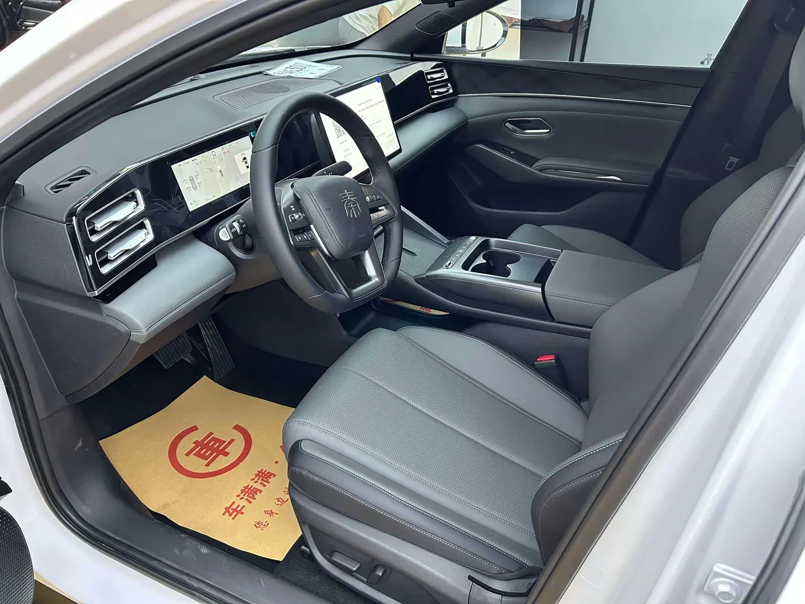 Thumbnail - BYD Qin L 2026 DM-i 128KM Hefei 2026-04 1k km used car photo 4