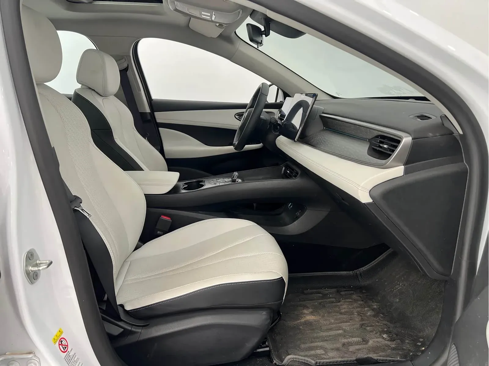 Thumbnail - BYD Seal 05 DM-i 2025 DM-i Intelligent Drive 120KM Flagship Shenzhen 2025-03 5k km used car photo 11