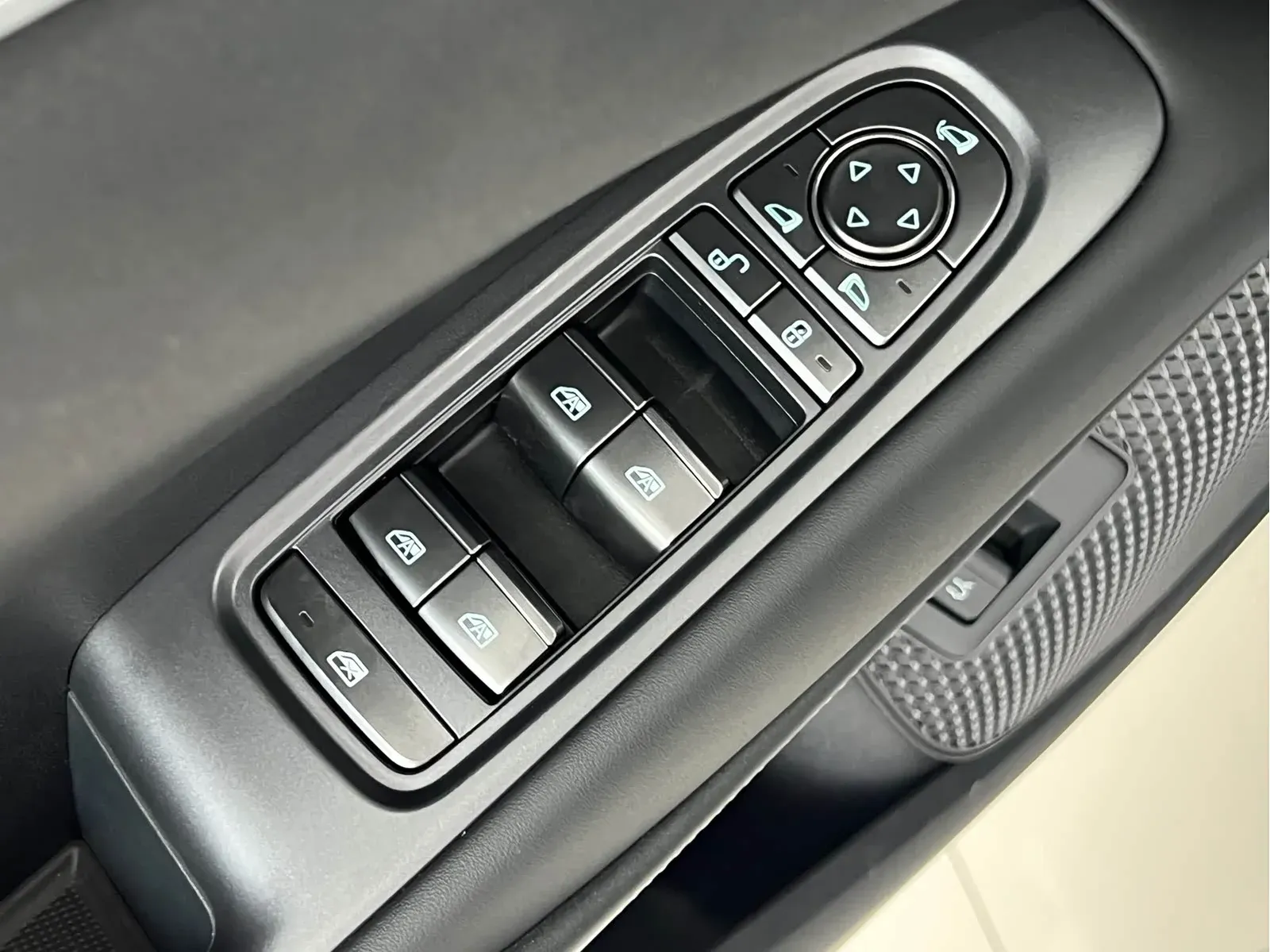 Thumbnail - BYD Seal 06 2025 DM-i Intelligent Drive 120KM Flagship Shenzhen 2025-03 4k km used car photo 15
