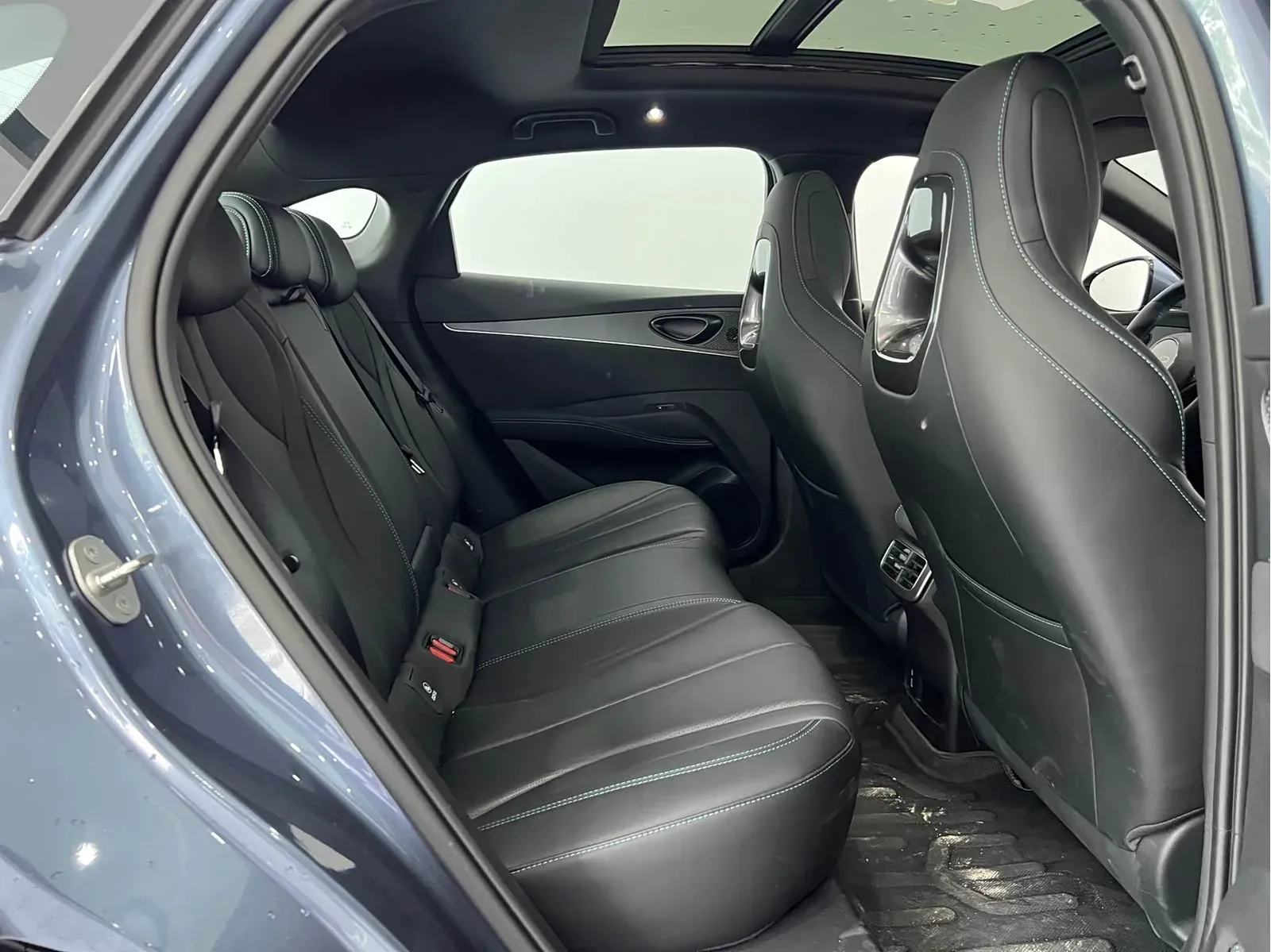 Thumbnail - BYD Seal 06 2025 DM-i Intelligent Drive 120KM Premium Shenzhen 2025-02 8k km used car photo 12