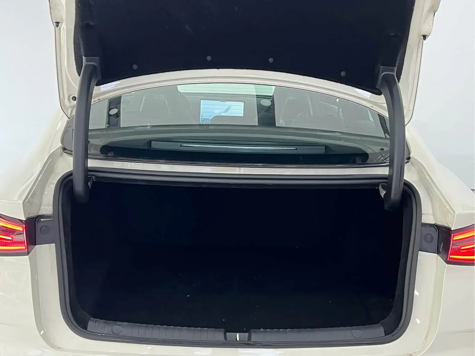 Thumbnail - BYD Seal 06 2025 DM-i Intelligent Drive 120KM Premium Shenzhen 2025-03 1k km used car photo 8
