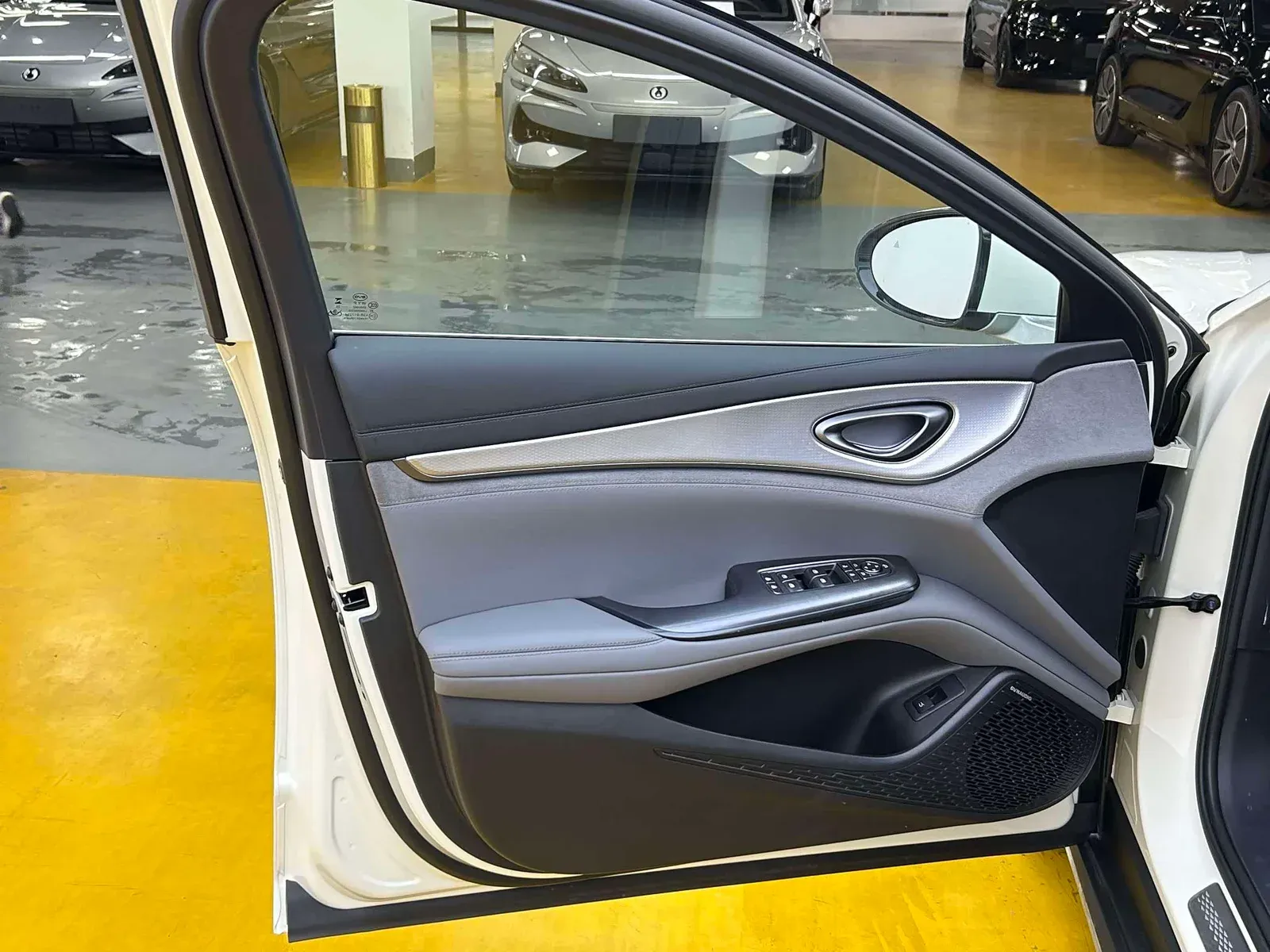 Thumbnail - BYD Seal 07 DM-i 2025 Intelligent Drive DM-i 1.5L 125KM Premium Hefei 2025-05 10k km used car photo 6