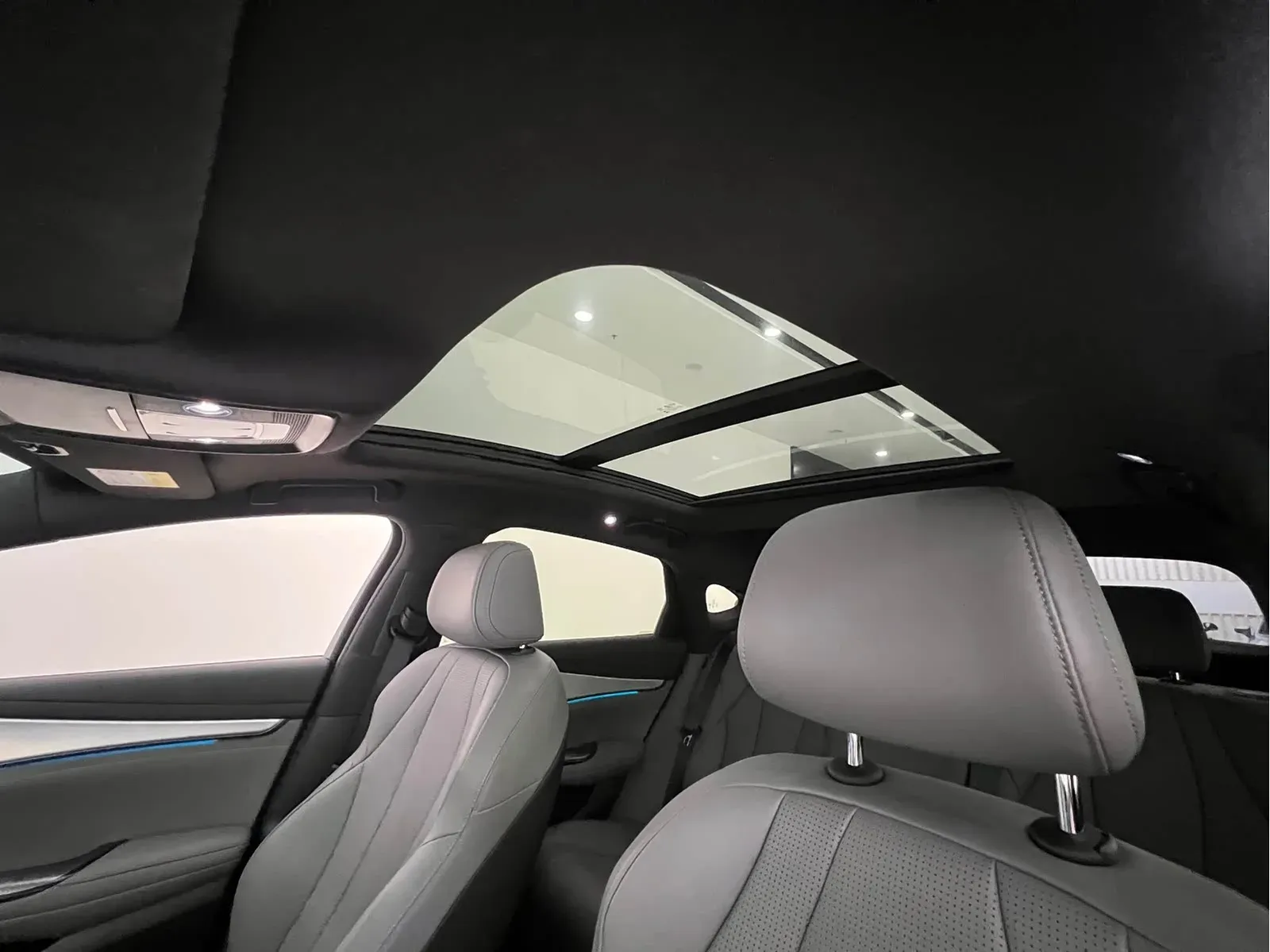 Thumbnail - BYD Seal 07 DM-i 2025 Intelligent Drive DM-i 1.5L 125KM Premium Shenzhen 2025-03 9k km used car photo 1