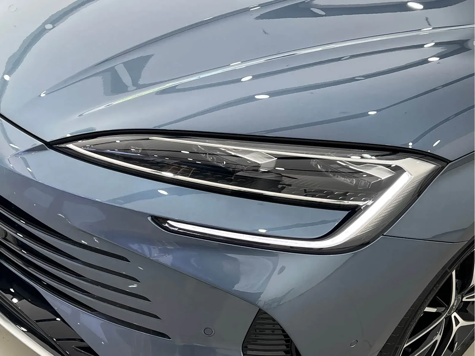 Thumbnail - BYD Seal 07 DM-i 2025 Intelligent Drive DM-i 1.5L 125KM Premium Shenzhen 2025-03 9k km used car photo 4
