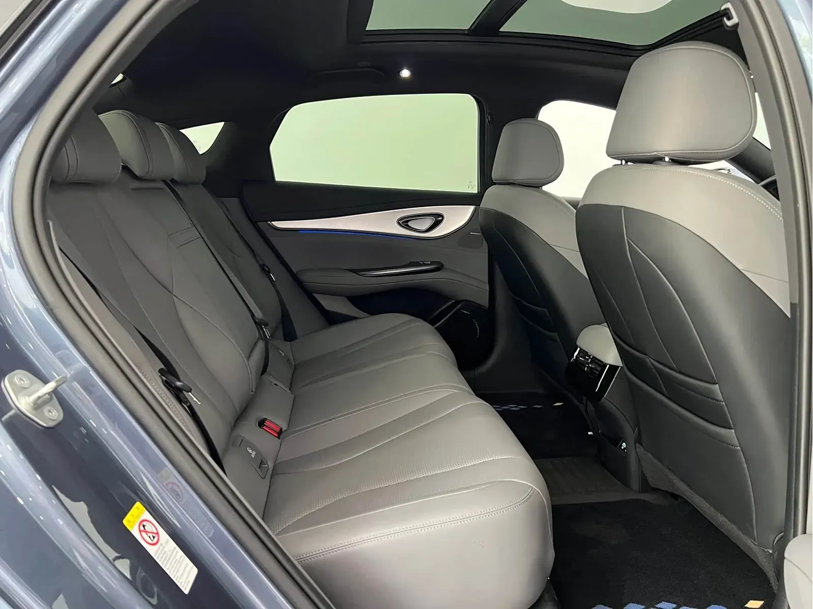 Thumbnail - BYD Seal 07 DM-i 2025 Intelligent Drive DM-i 1.5L 125KM Premium Shenzhen 2025-03 9k km used car photo 13