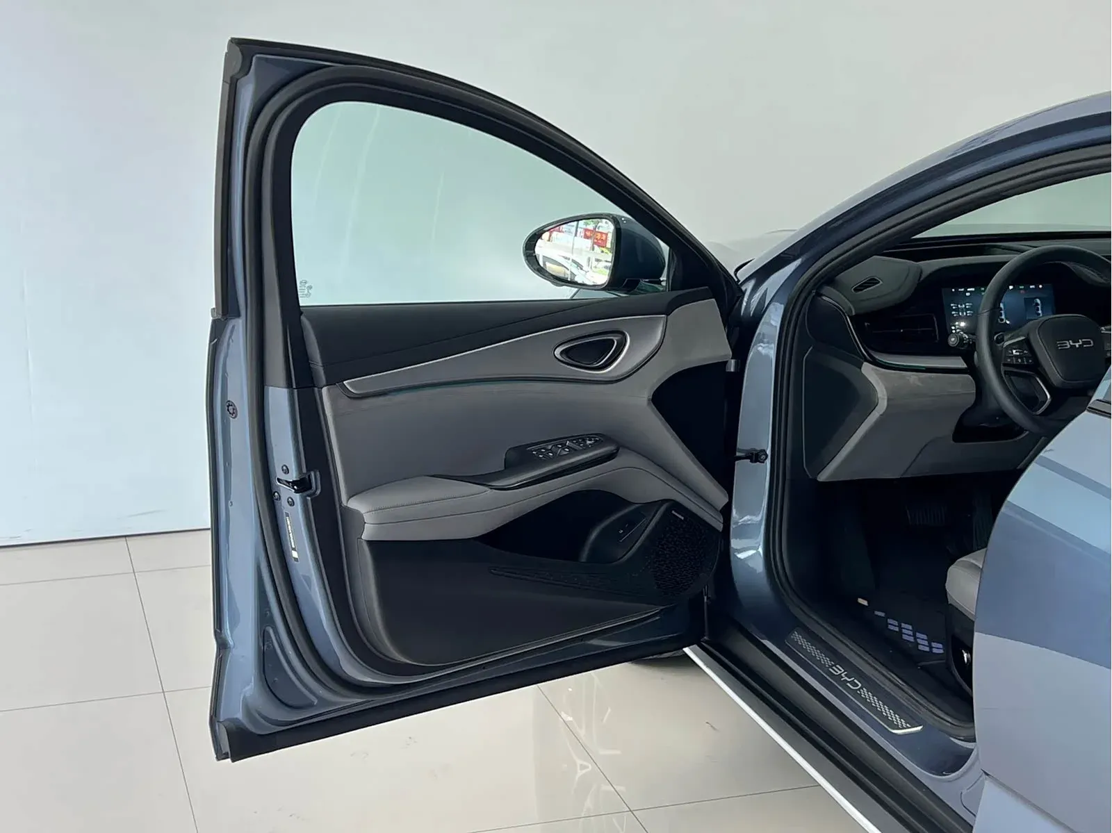 Thumbnail - BYD Seal 07 DM-i 2025 Intelligent Drive DM-i 1.5L 125KM Premium Shenzhen 2025-03 9k km used car photo 15