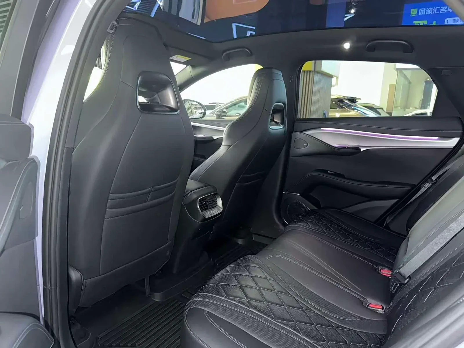 Thumbnail - BYD Sealion 07 EV 2024 550 AWD Smart Drive Wuhan 2024-06 30k km used car photo 8