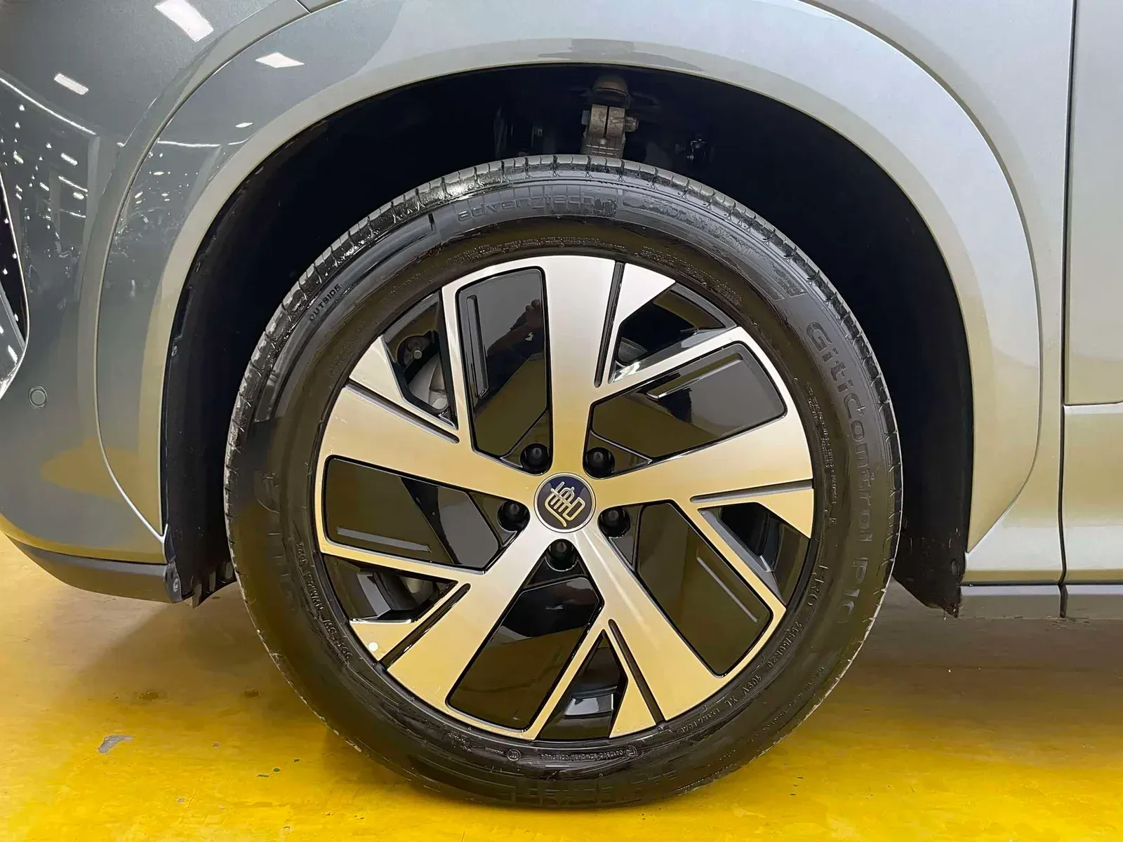 Thumbnail - BYD Tang L 2025 DM 200KM AWD LiDAR Flagship Hefei 2025-11 11k km used car photo 10