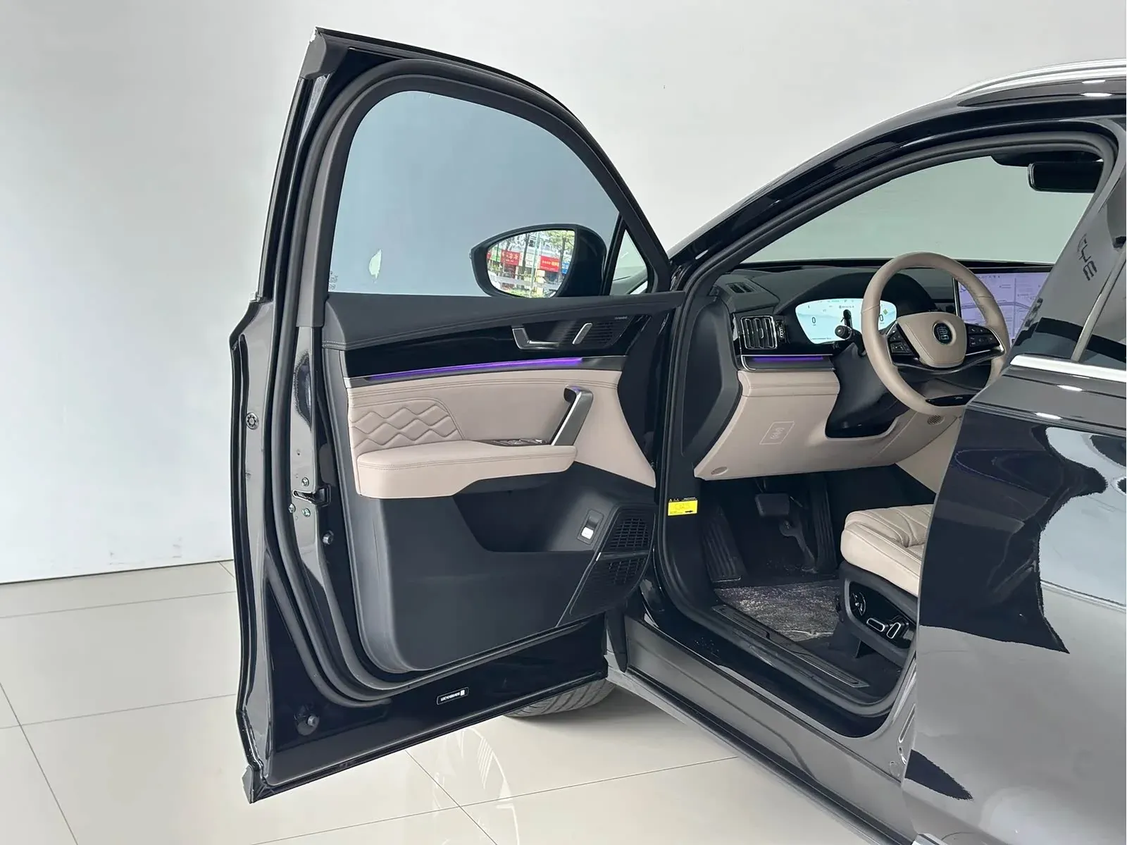 Thumbnail - BYD Tang New Energy 2024 DM-i Glory Edition 112KM Flagship Shenzhen 2024-04 18k km used car photo 16