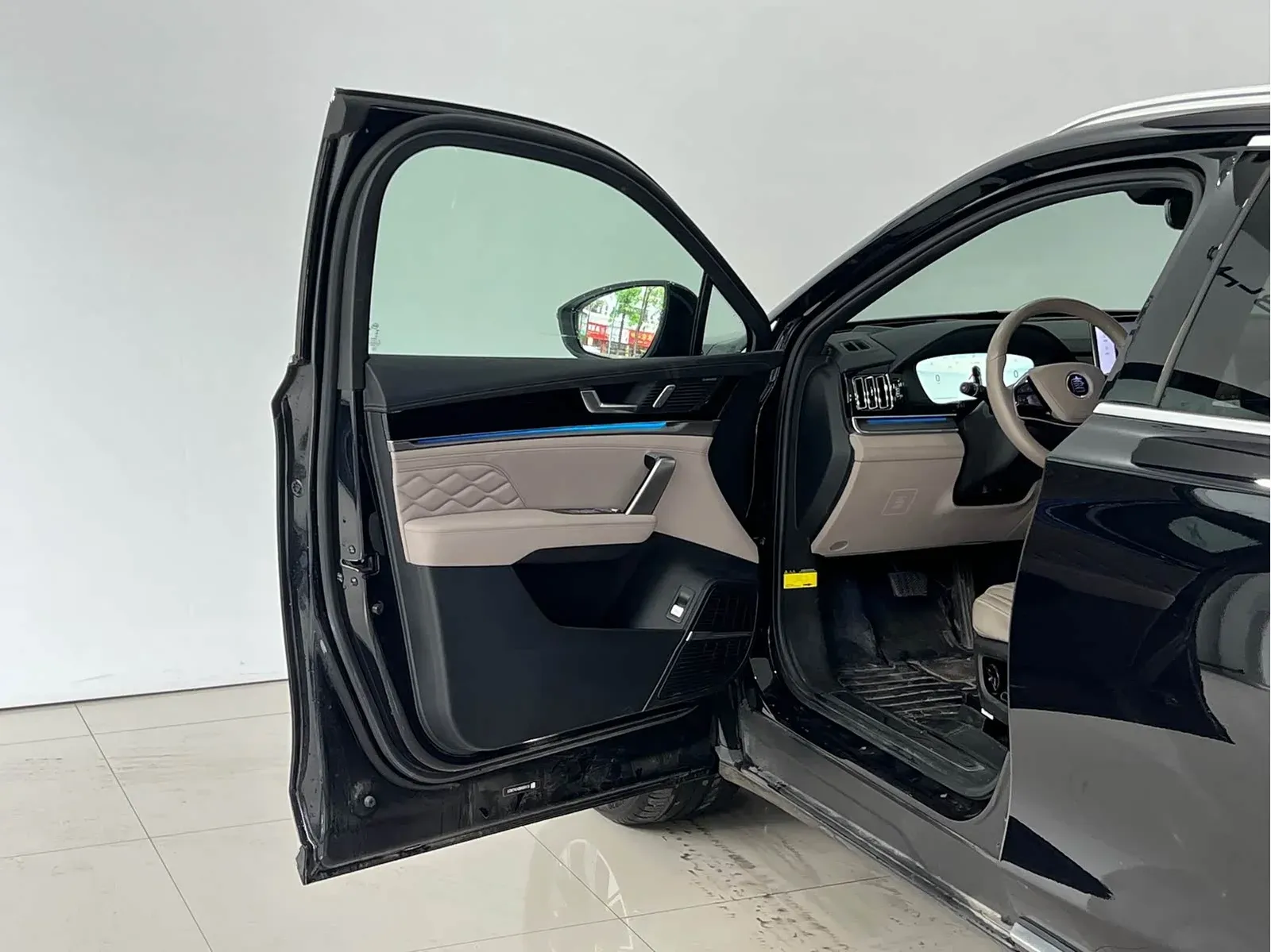 Thumbnail - BYD Tang New Energy 2024 DM-i Glory Edition 112KM Flagship Shenzhen 2024-04 25k km used car photo 16