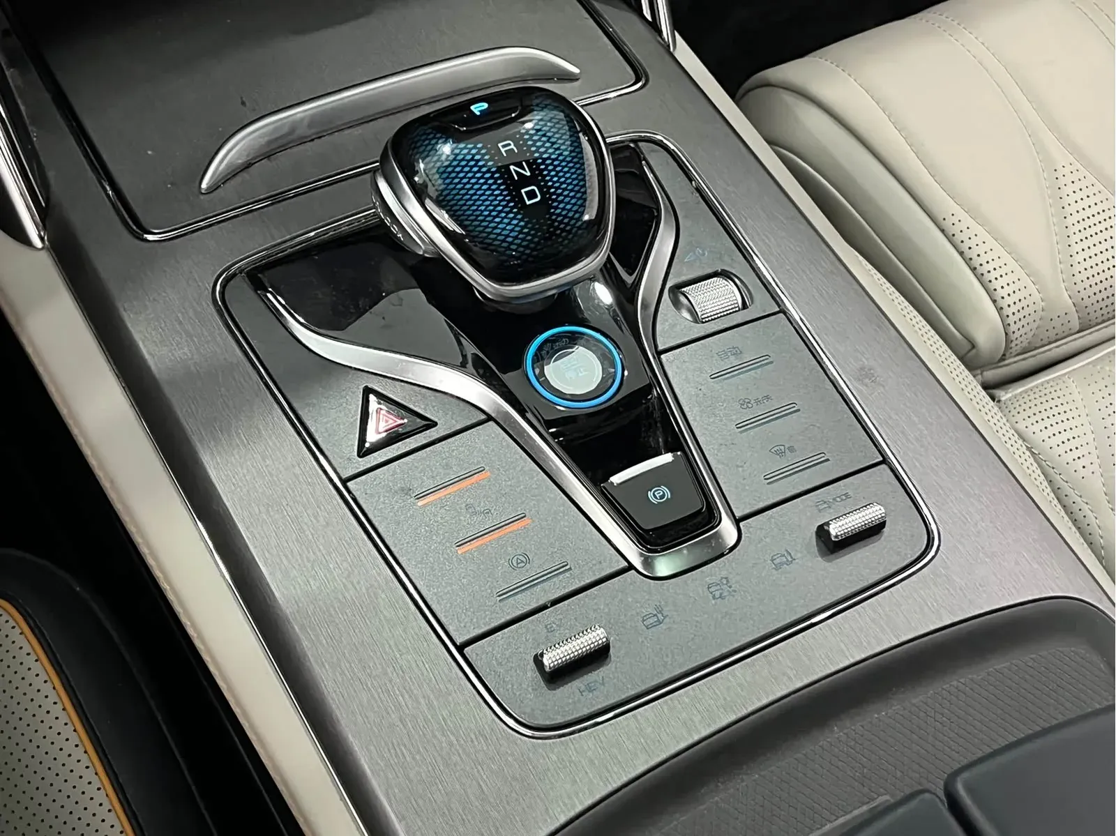 Thumbnail - BYD Tang New Energy 2024 DM-p Champion Edition 215KM AWD Flagship Shenzhen 2023-12 38k km used car photo 23