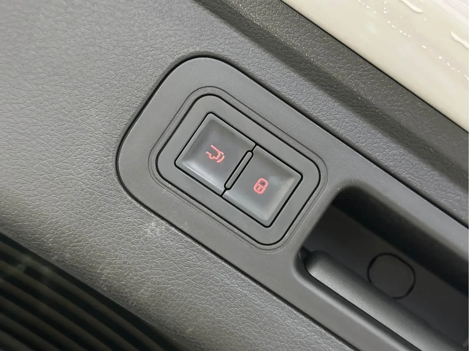 Thumbnail - BYD Tang New Energy 2025 Intelligent Drive DM-i 115KM Flagship Shenzhen 2025-03 6k km used car photo 8