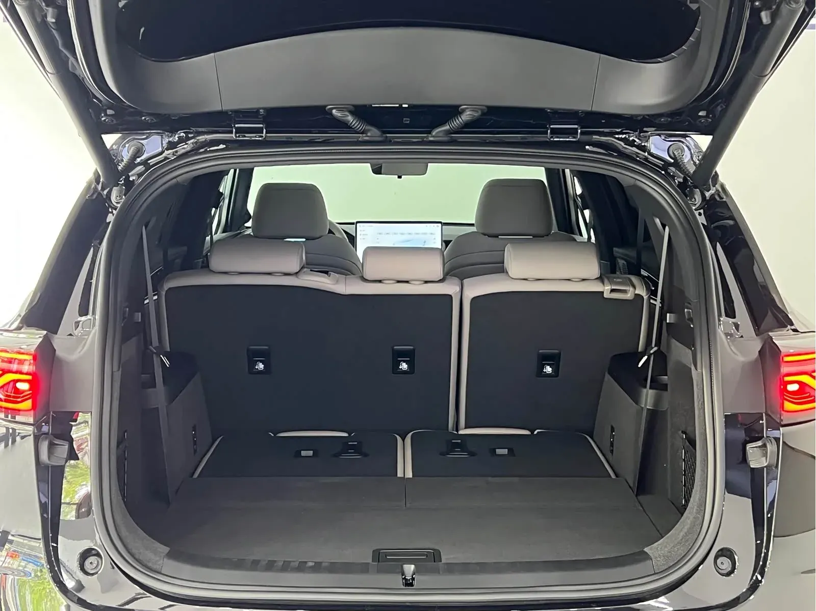 Thumbnail - BYD Tang New Energy 2025 Intelligent Drive DM-i 175KM Premium Shenzhen 2025-10 4k km used car photo 8