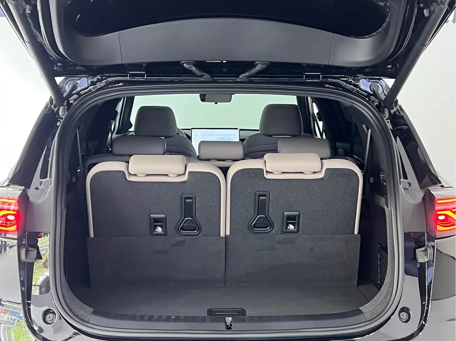Thumbnail - BYD Tang New Energy 2025 Intelligent Drive DM-i 175KM Premium Shenzhen 2025-10 4k km used car photo 9