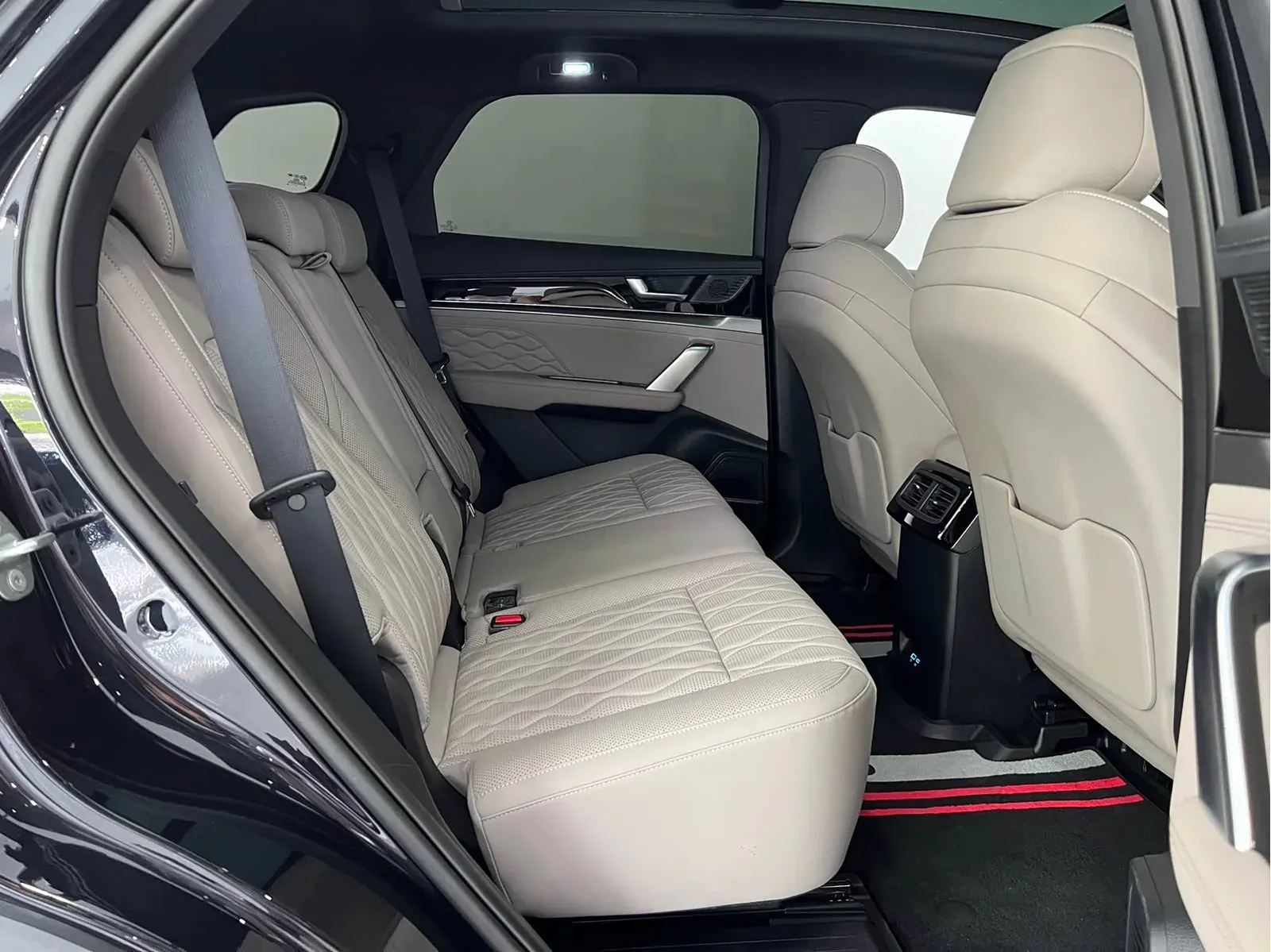 Thumbnail - BYD Tang New Energy 2025 Intelligent Drive DM-i 175KM Premium Shenzhen 2025-10 4k km used car photo 13