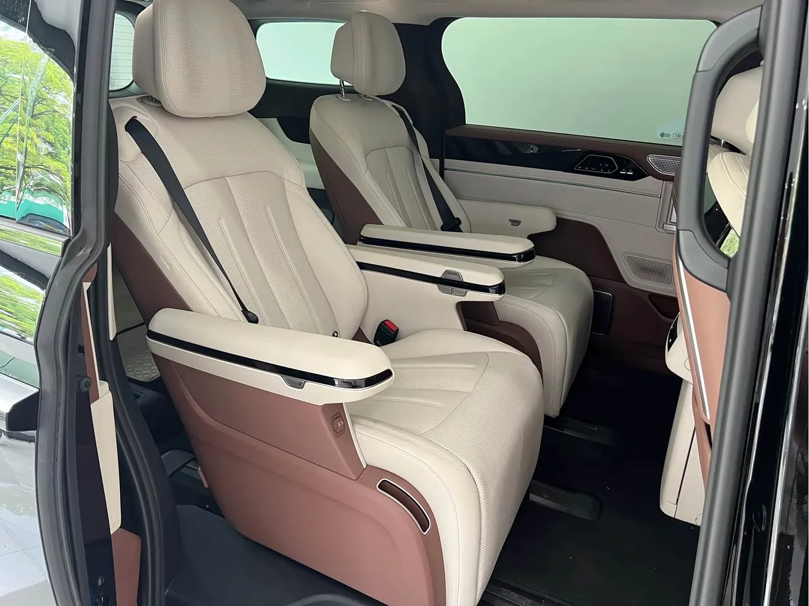 Thumbnail - BYD Xia 2025 DM-i 1.5T 180KM Shenzhen 2025-01 20k km used car photo 14
