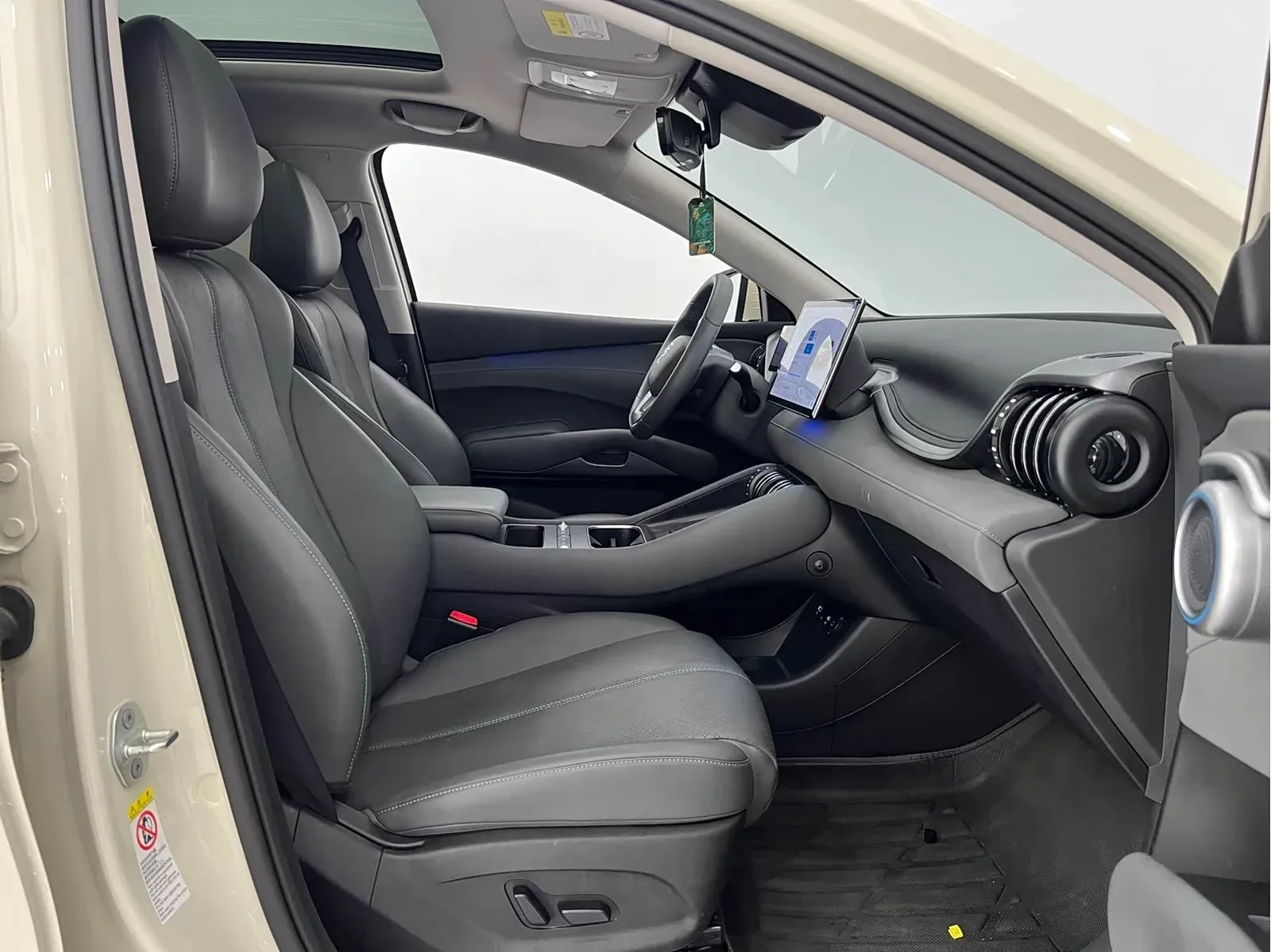 Thumbnail - BYD Yuan Plus 2025 Intelligent Drive 510KM Beyond Shenzhen 2025-07 17k km used car photo 12