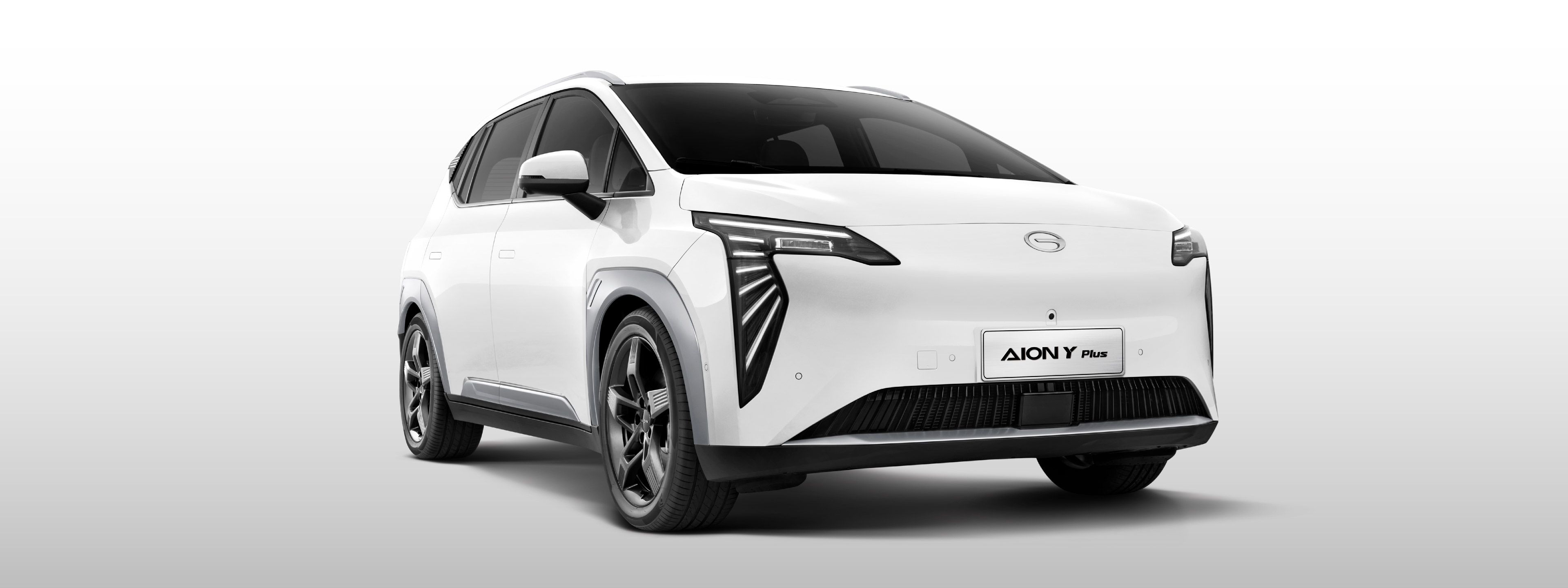 AION Y Plus 490 Premium 2026 для Таиланда с правым рулем — электрический SUV