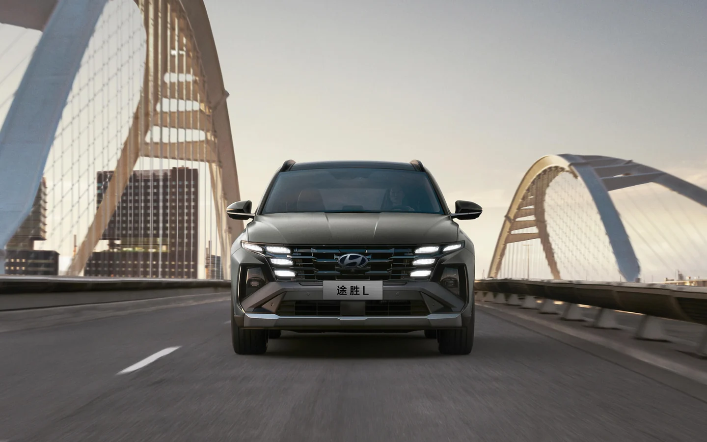 HYUNDAI Tucson: особенности модели, 1